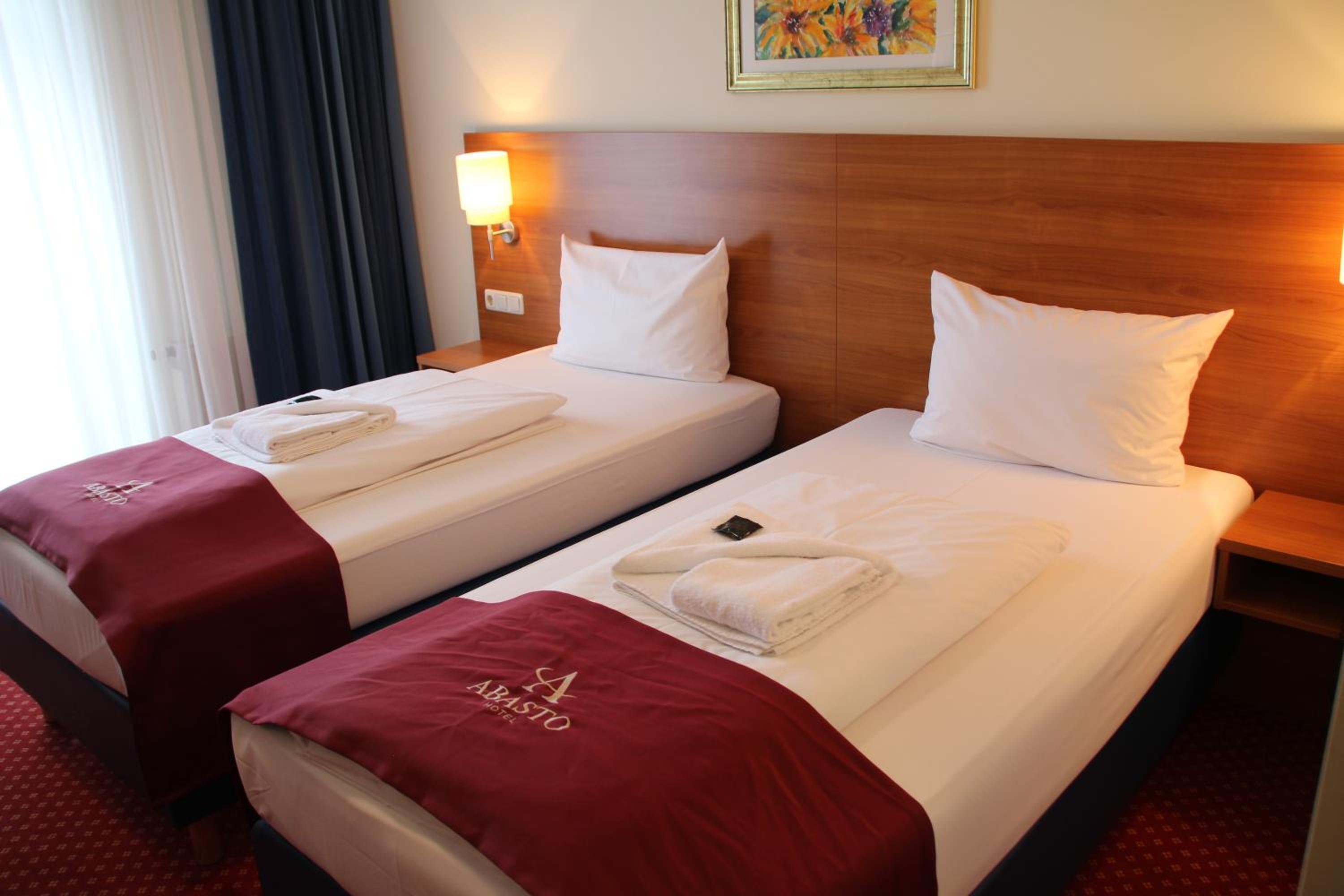Standard Double Room - Photo 9