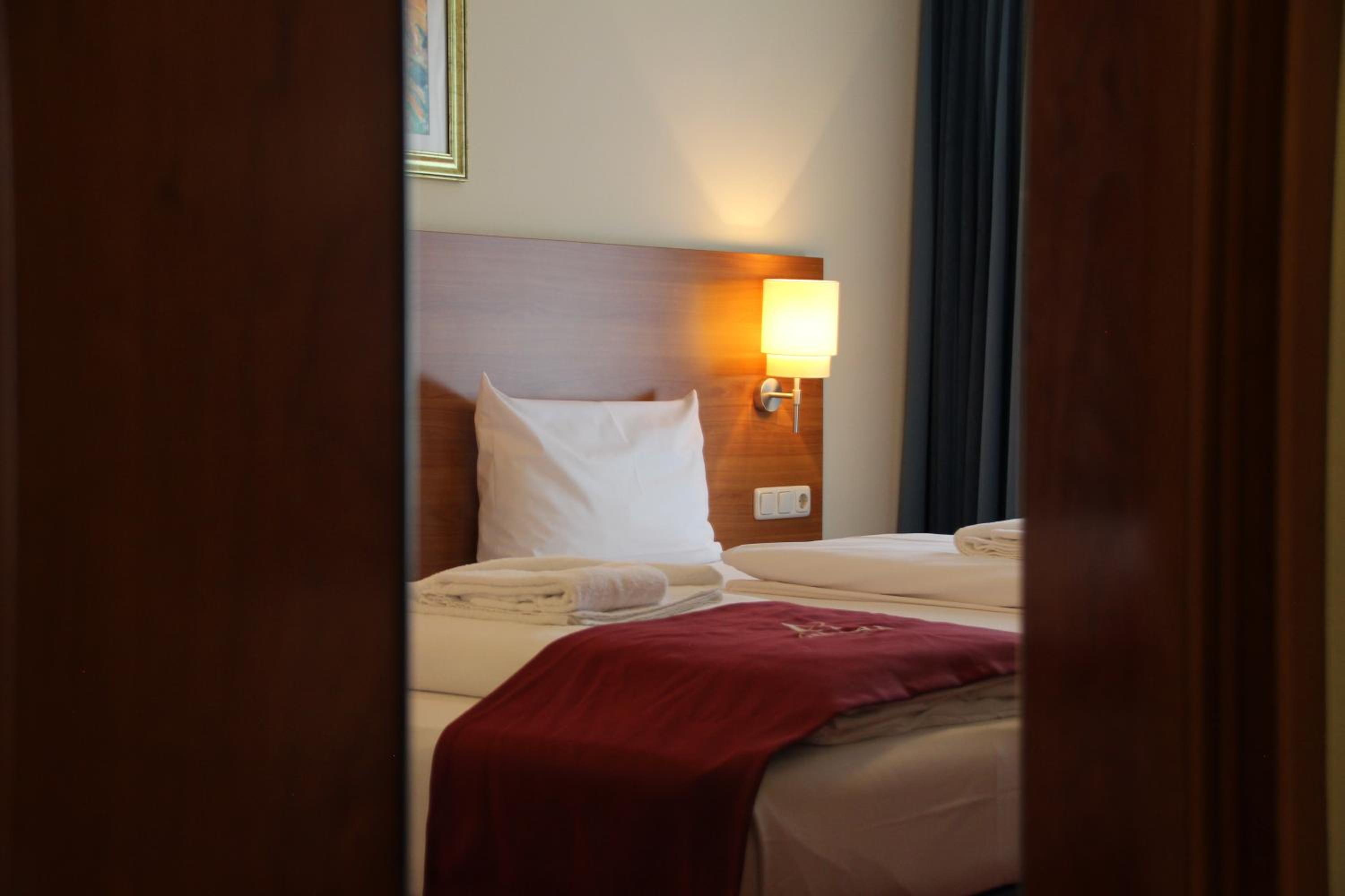 Standard Double Room - Photo 2