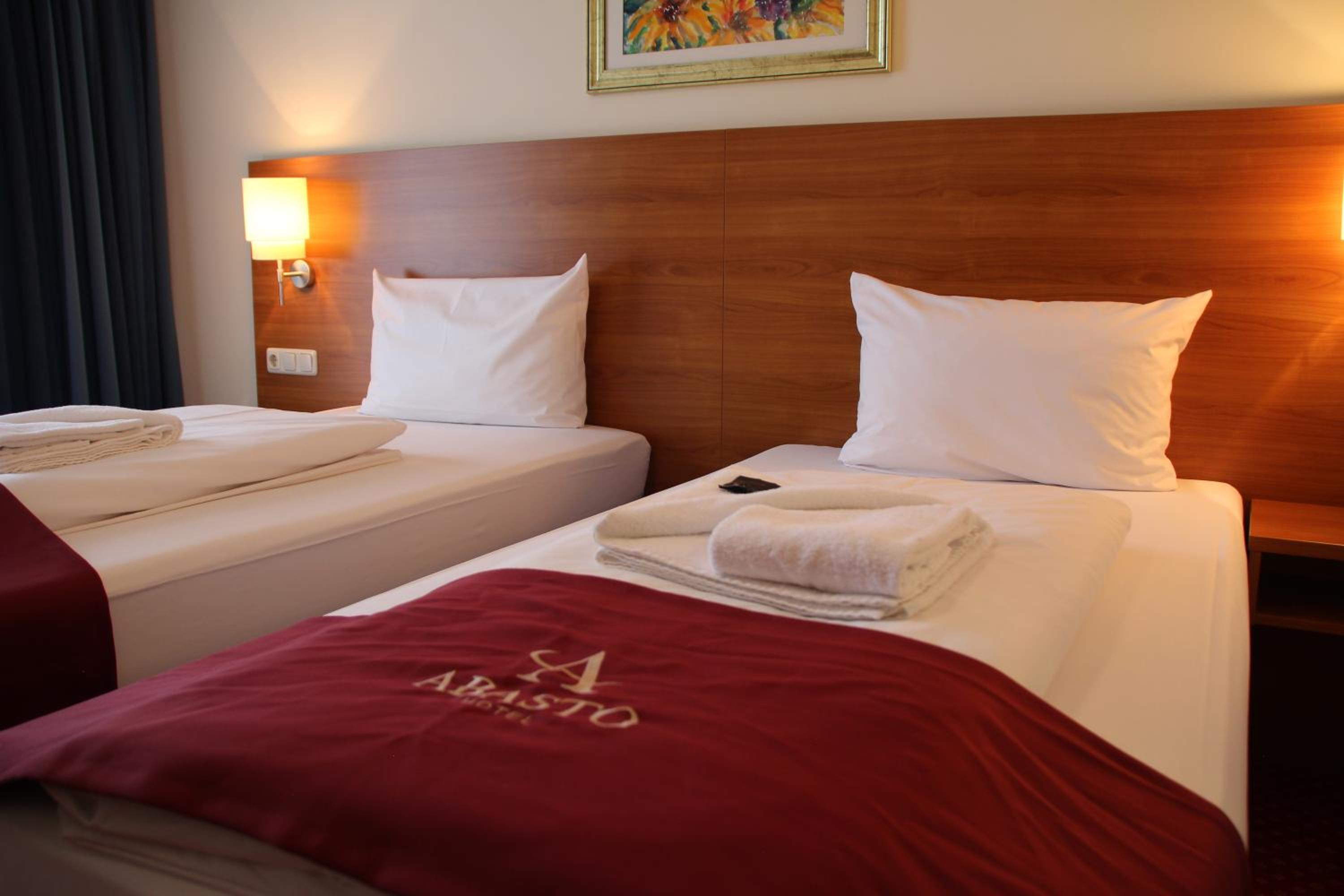 Standard Double Room - Photo 8