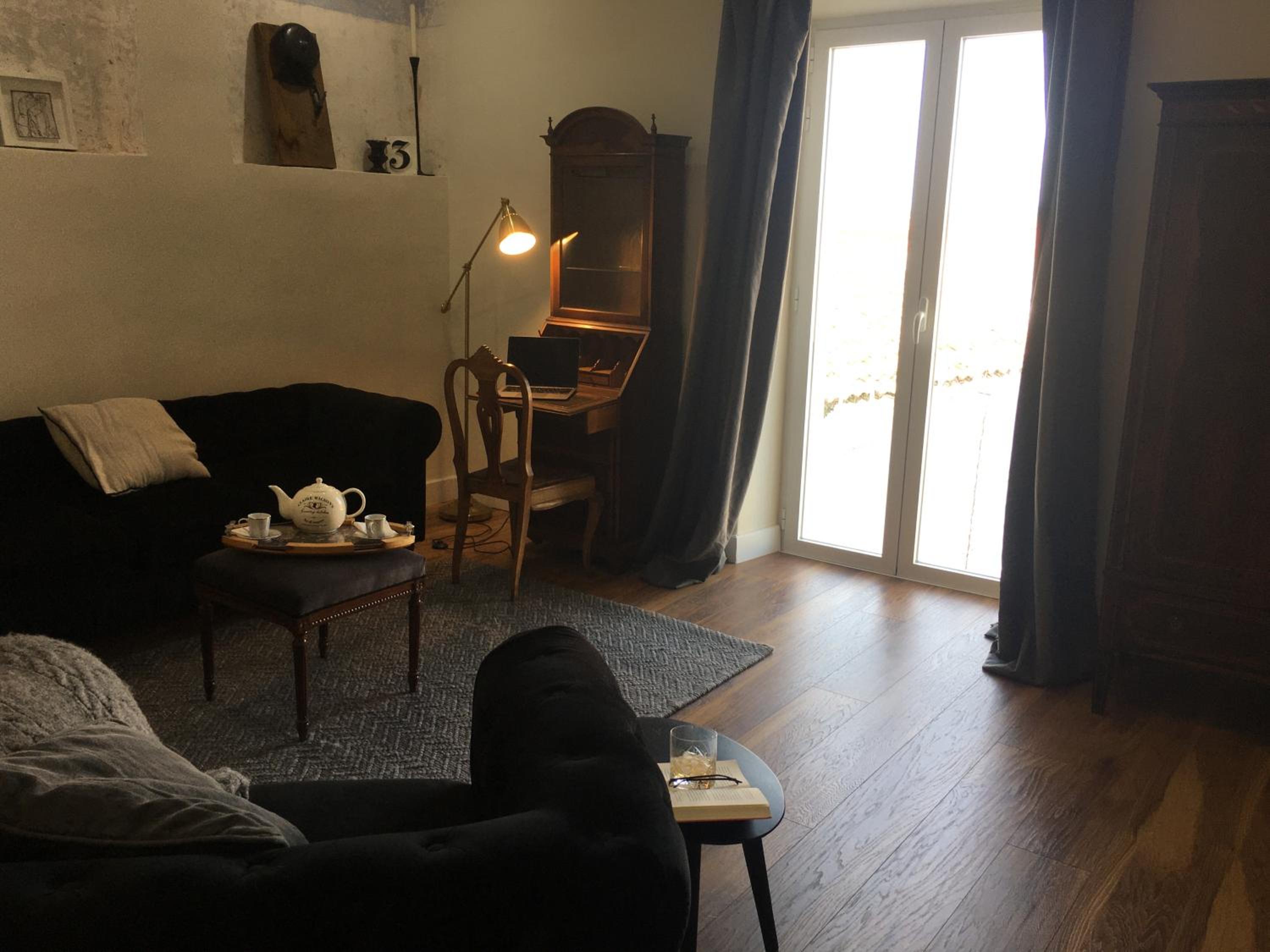 Deluxe King Room photo 3