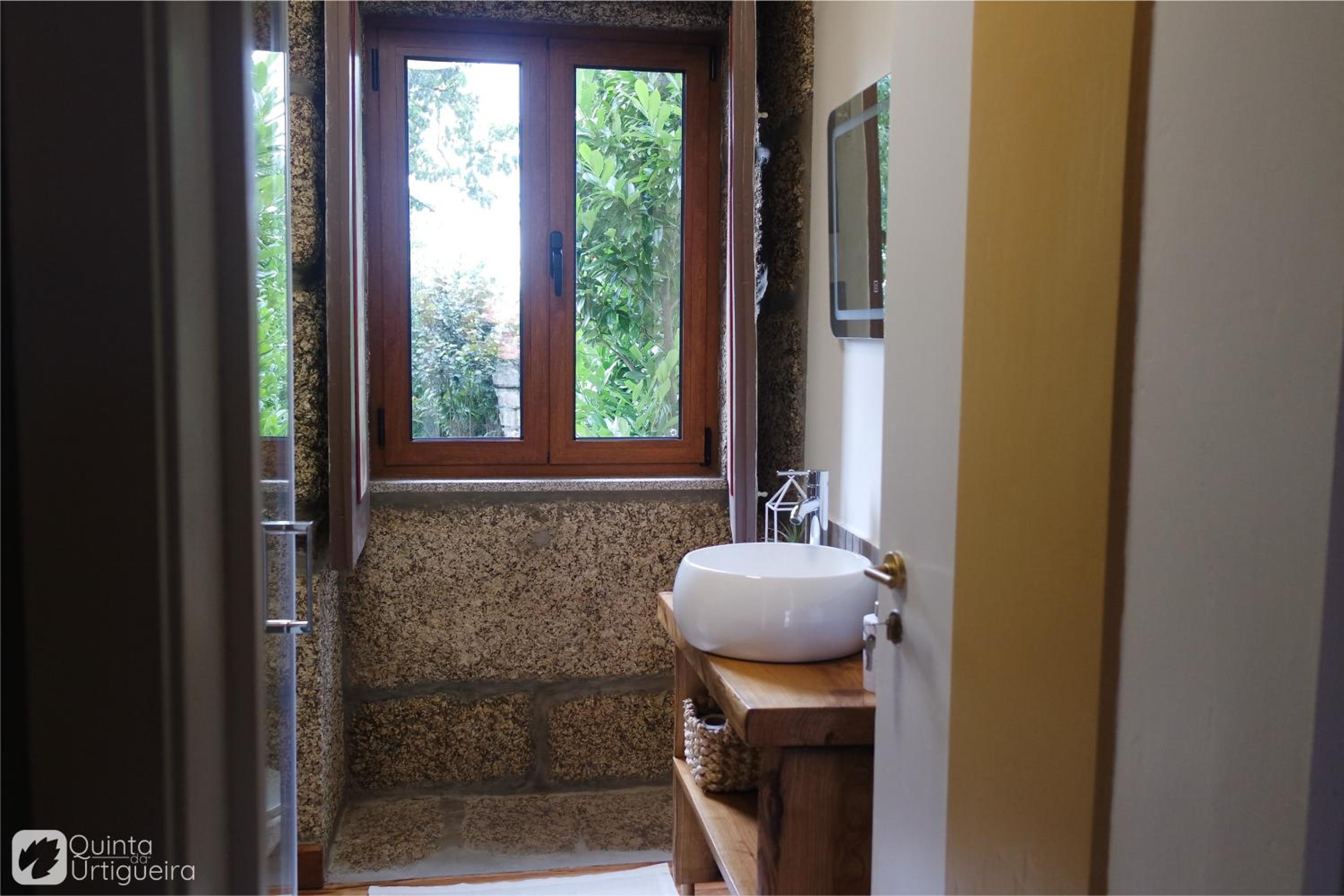 Family Room with Private Bathroom - Photo 9