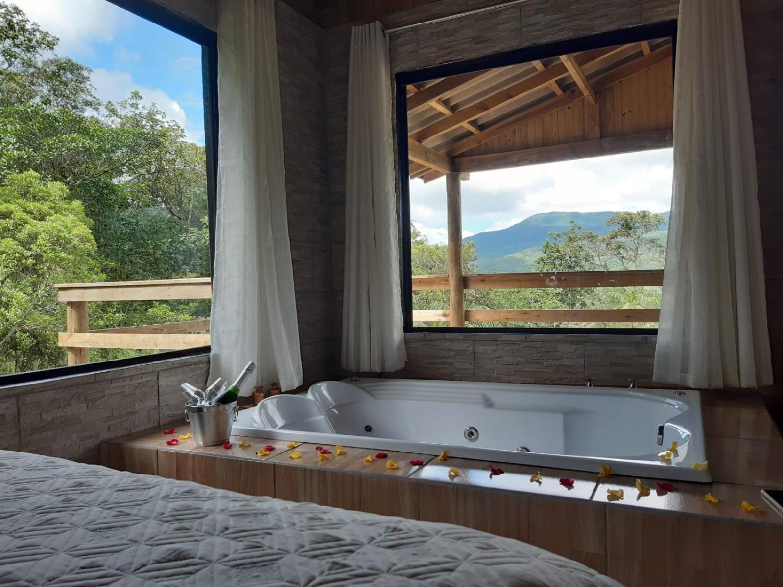 Double Room with Spa Bath - Photo 22