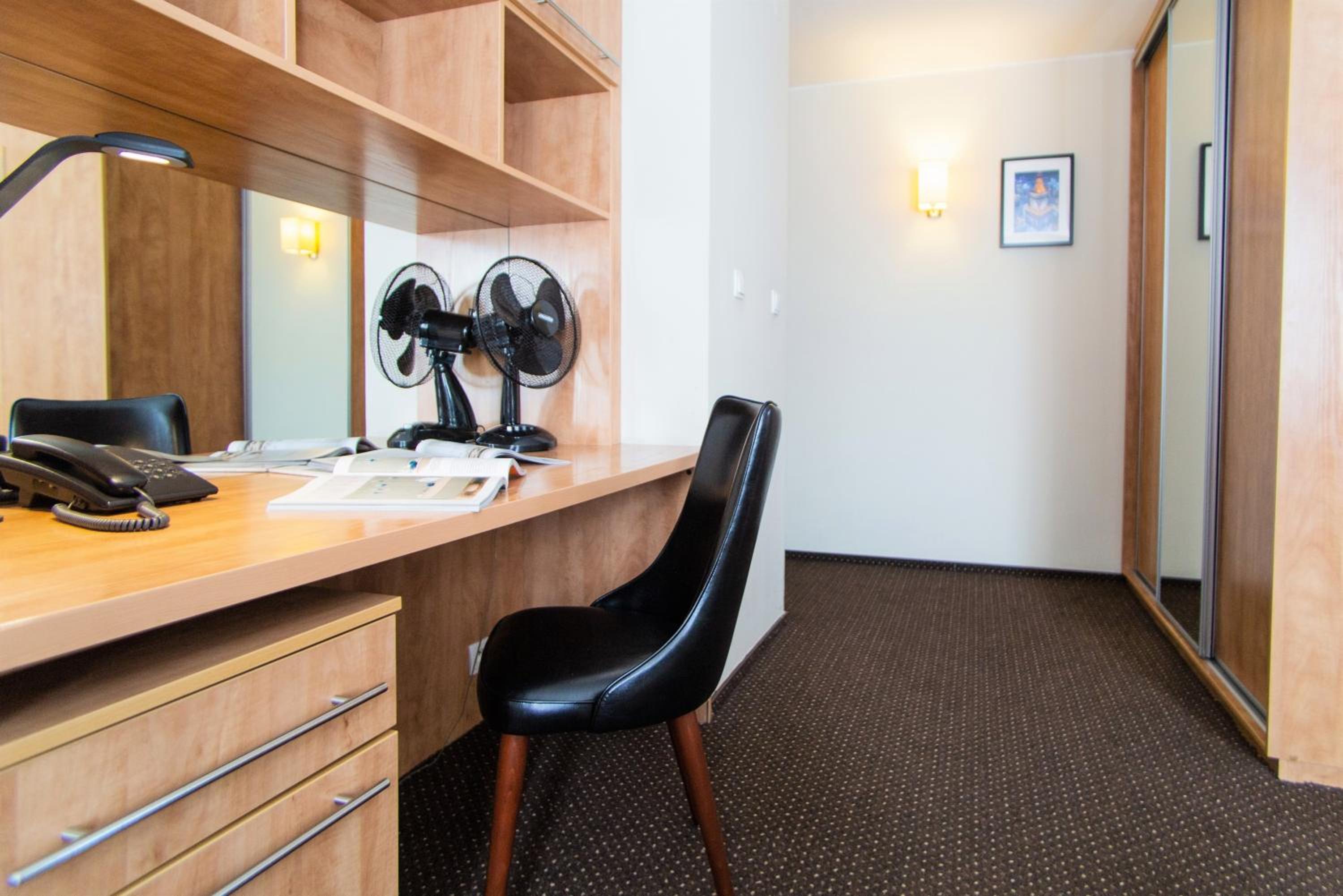 Apartment with Twin Beds - Photo 7