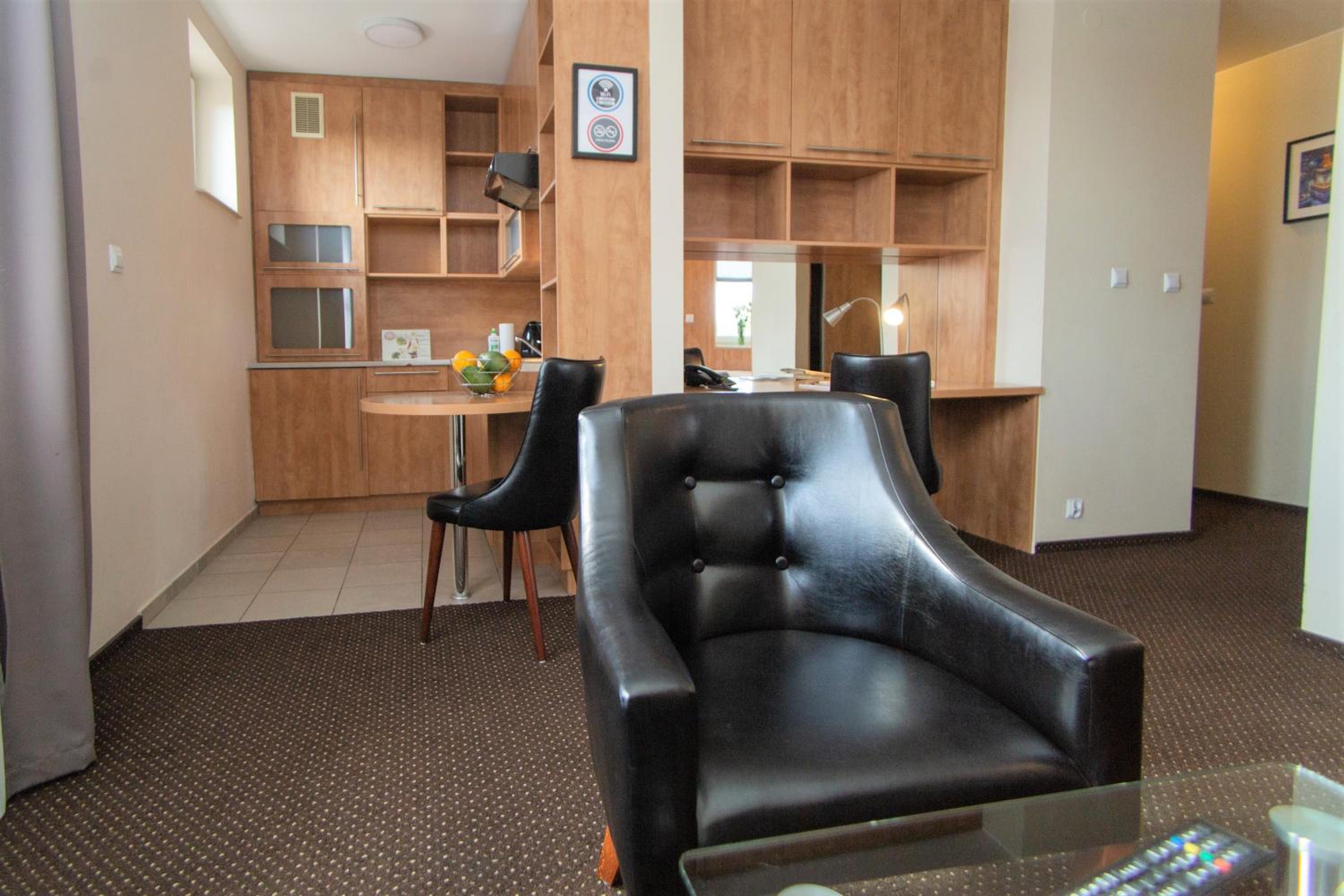Apartment with Twin Beds - Photo 3