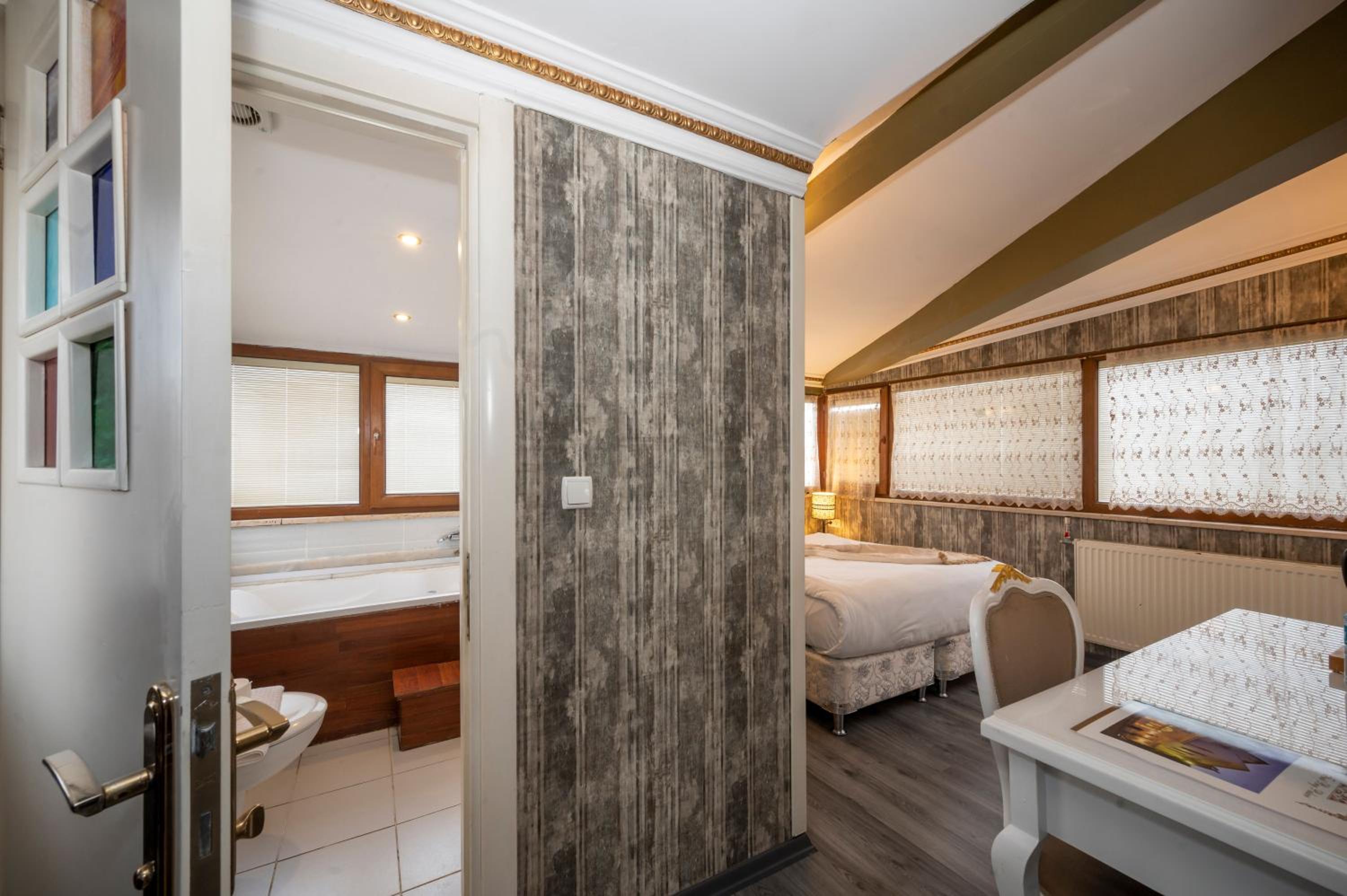 Junior Suite with Sea View photo 2