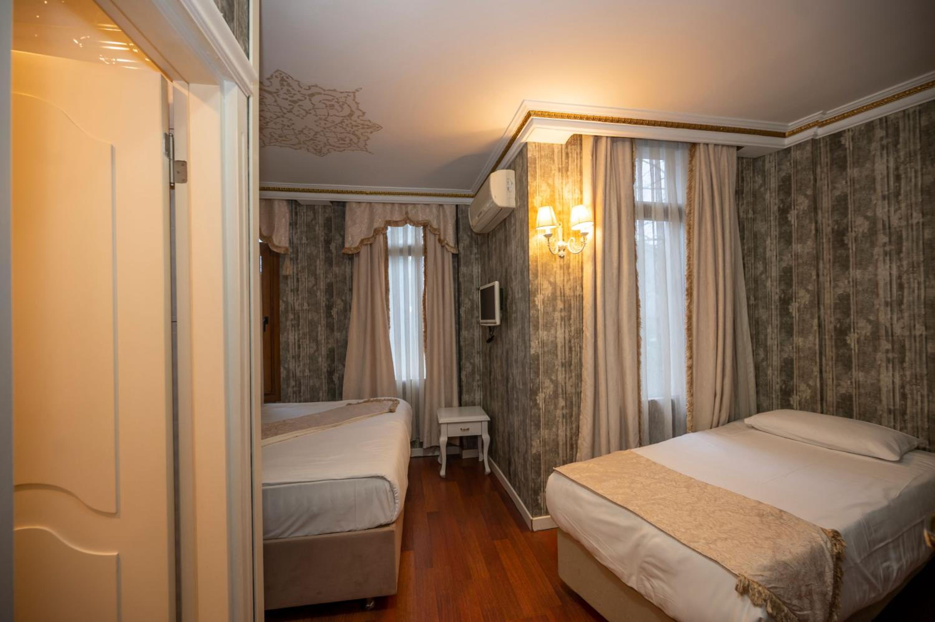 Superior Triple Room photo 2