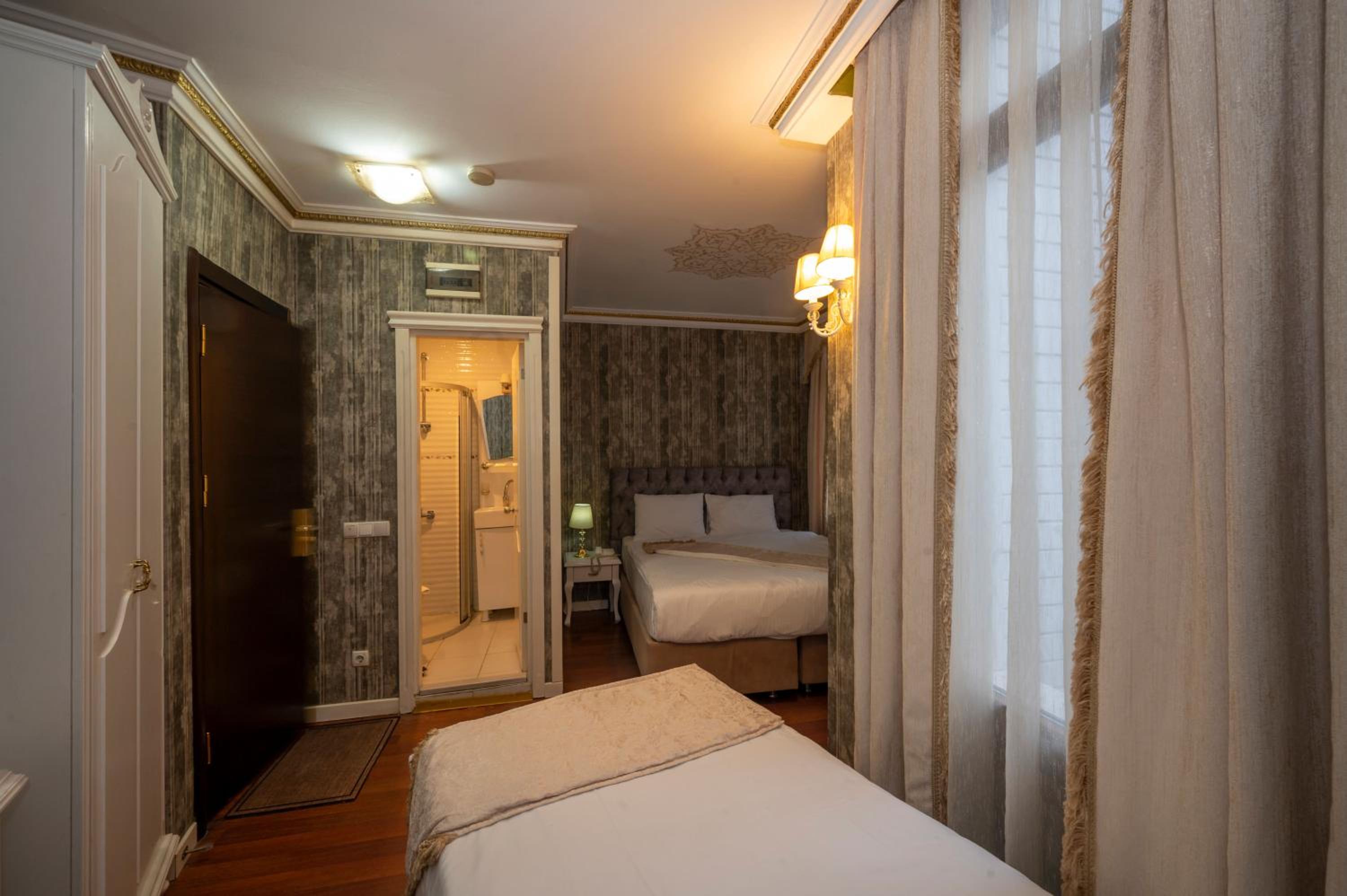 Superior Triple Room photo 3