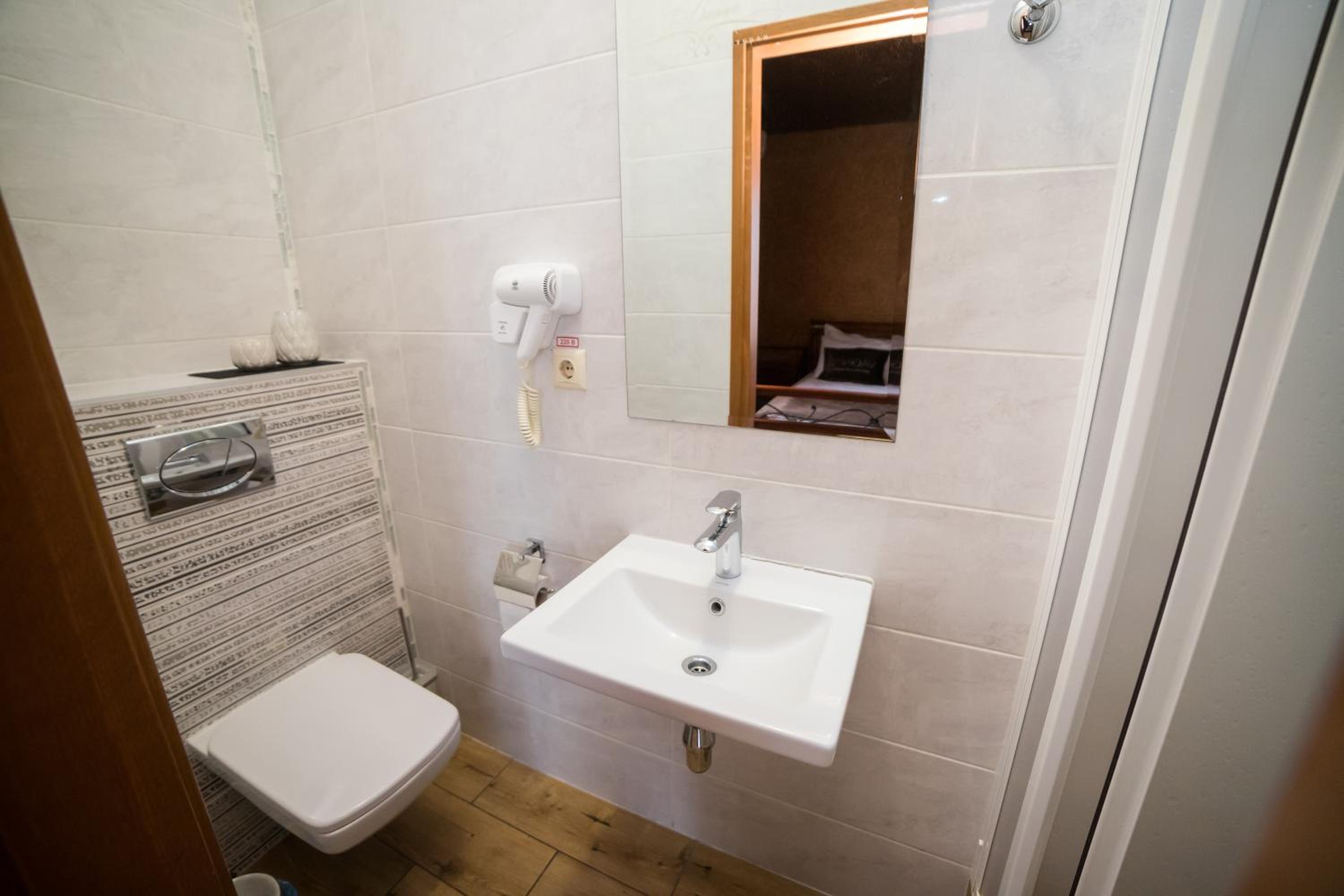Budget Double Room photo 2