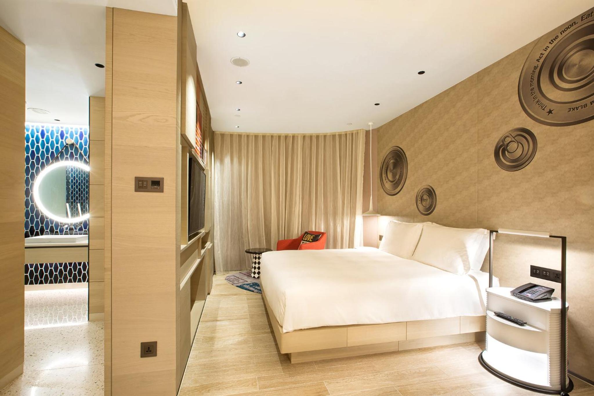 Standard Room thumbnail 5