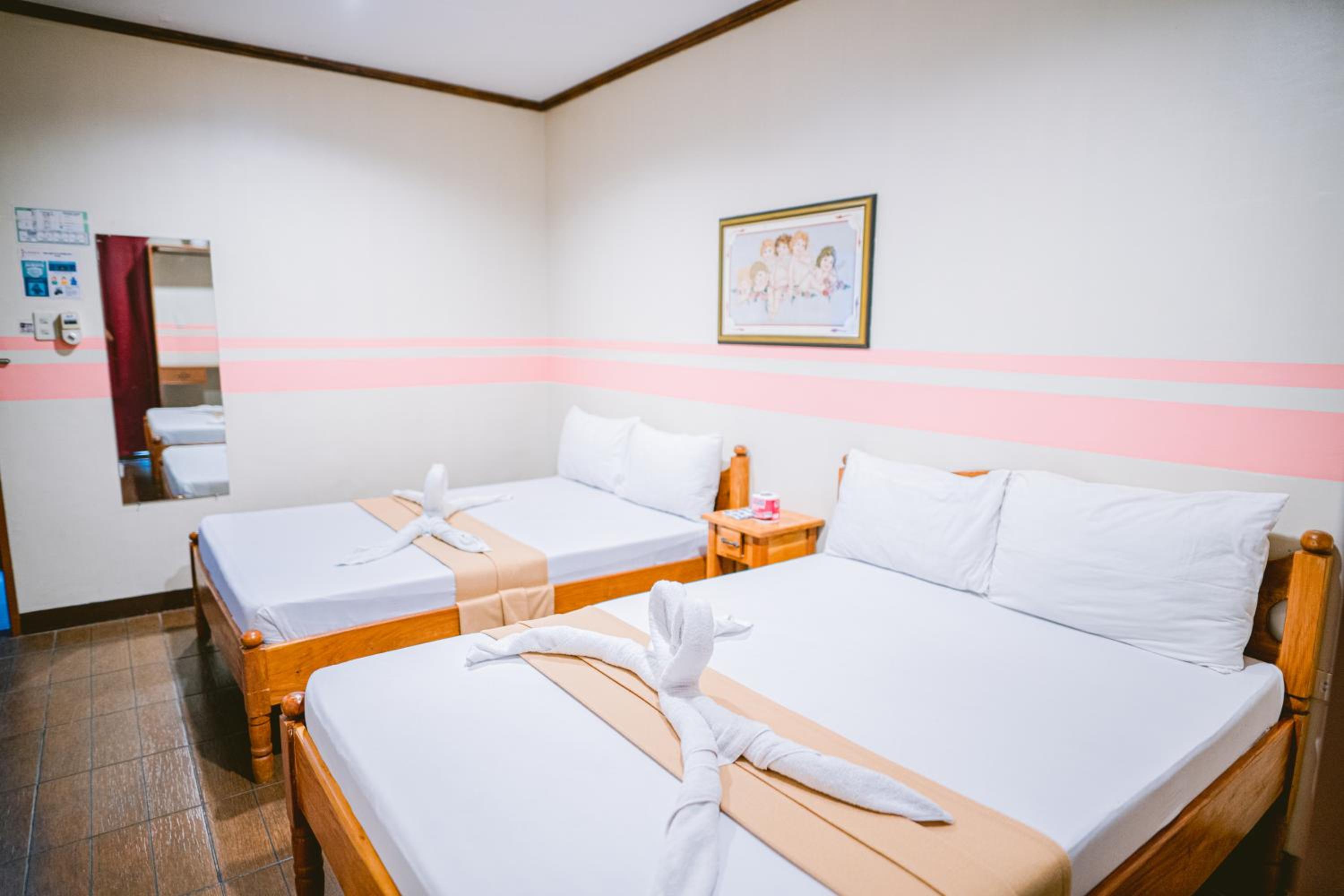 Superior Quadruple Room - Photo 1