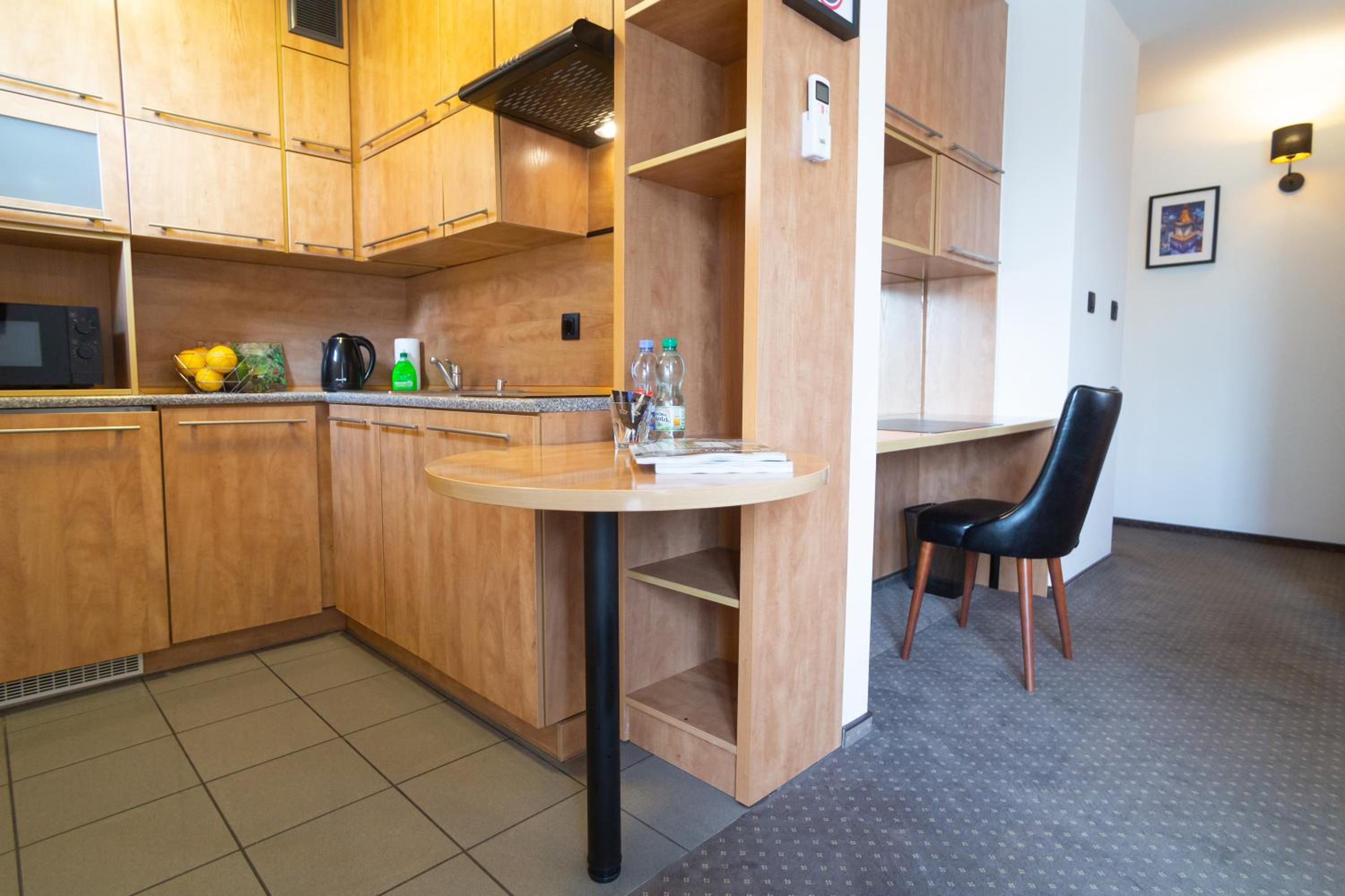Superior Suite - Photo 8