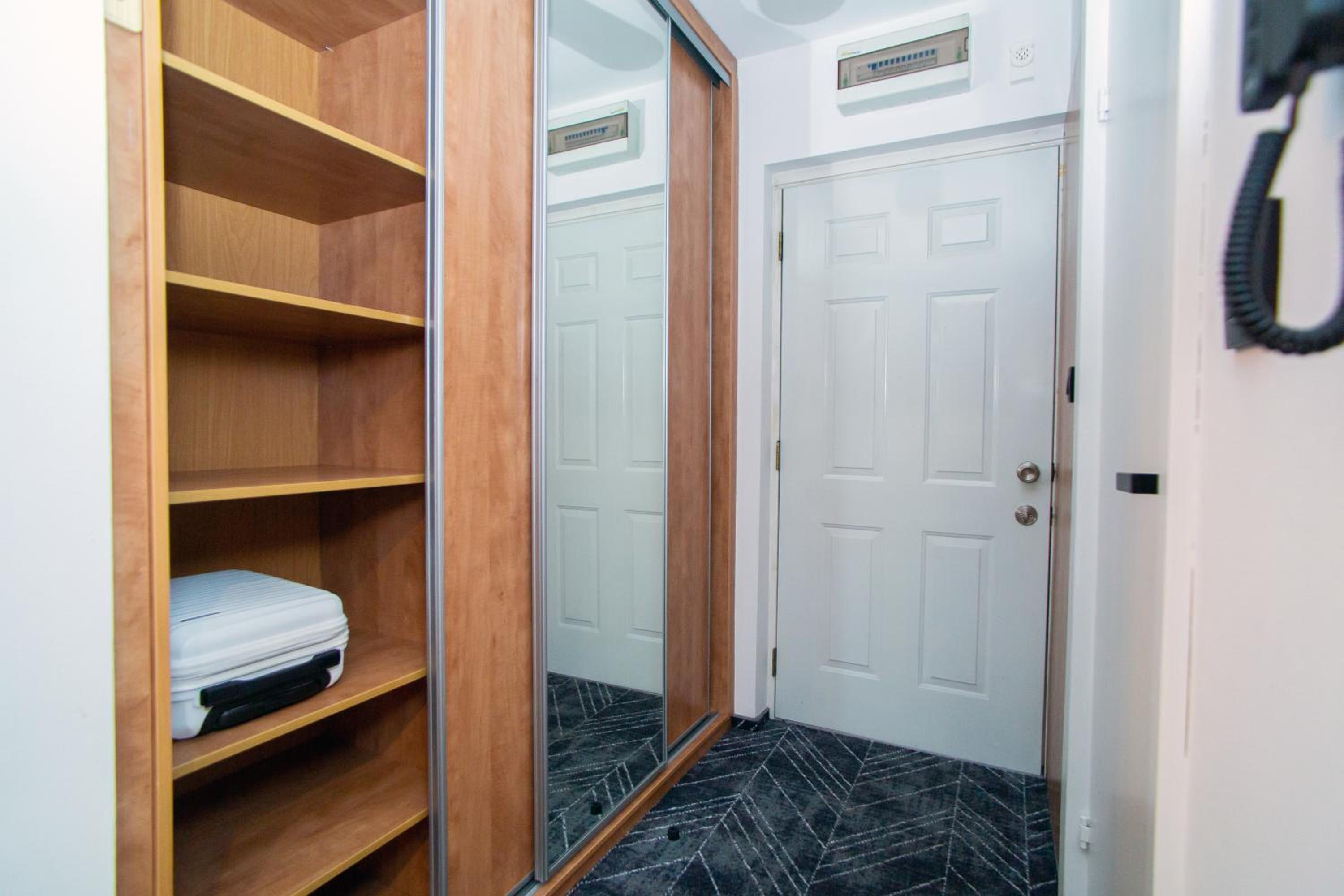 Superior Suite - Photo 17