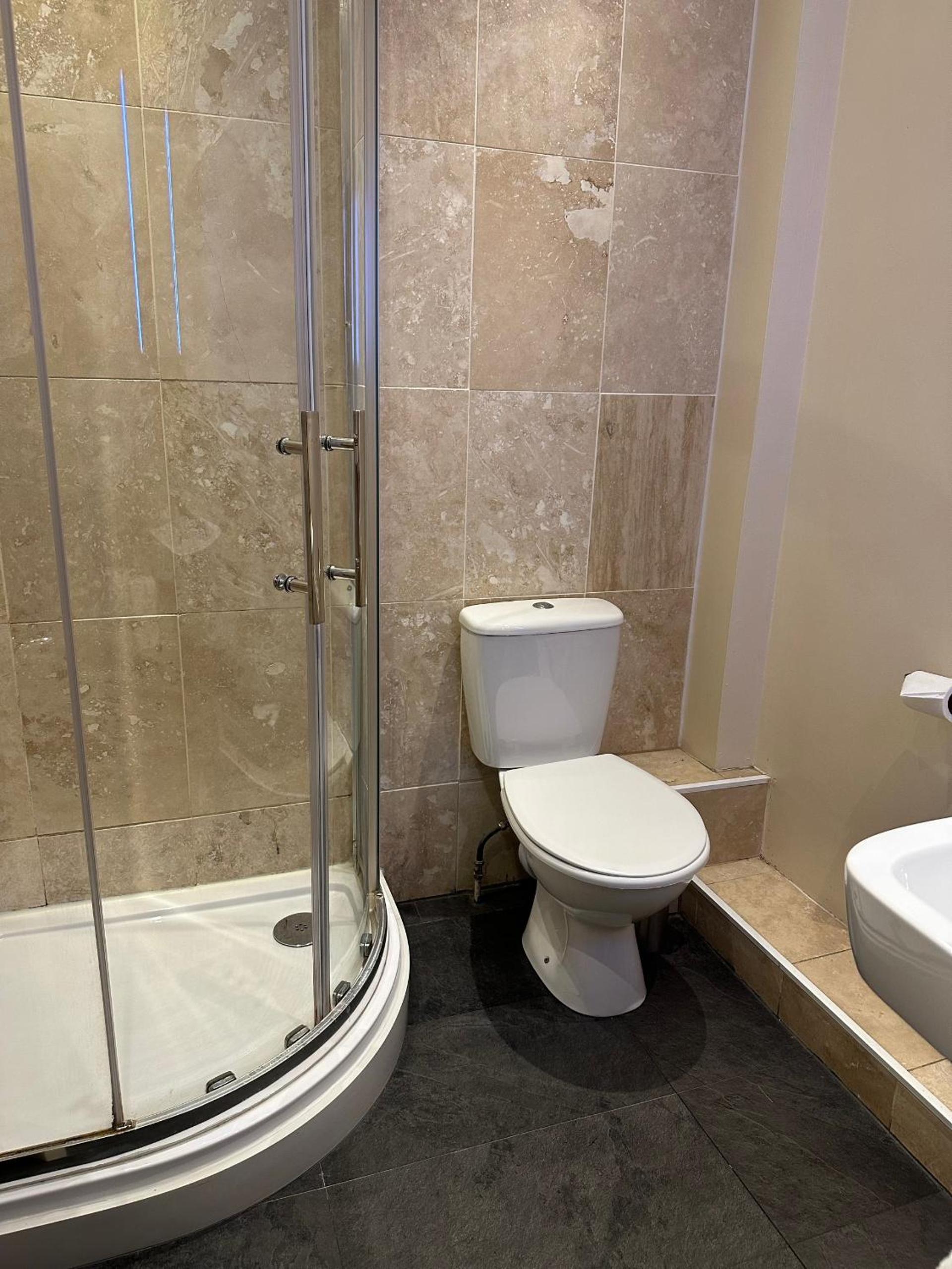 Double Room with Private Bathroom photo 2