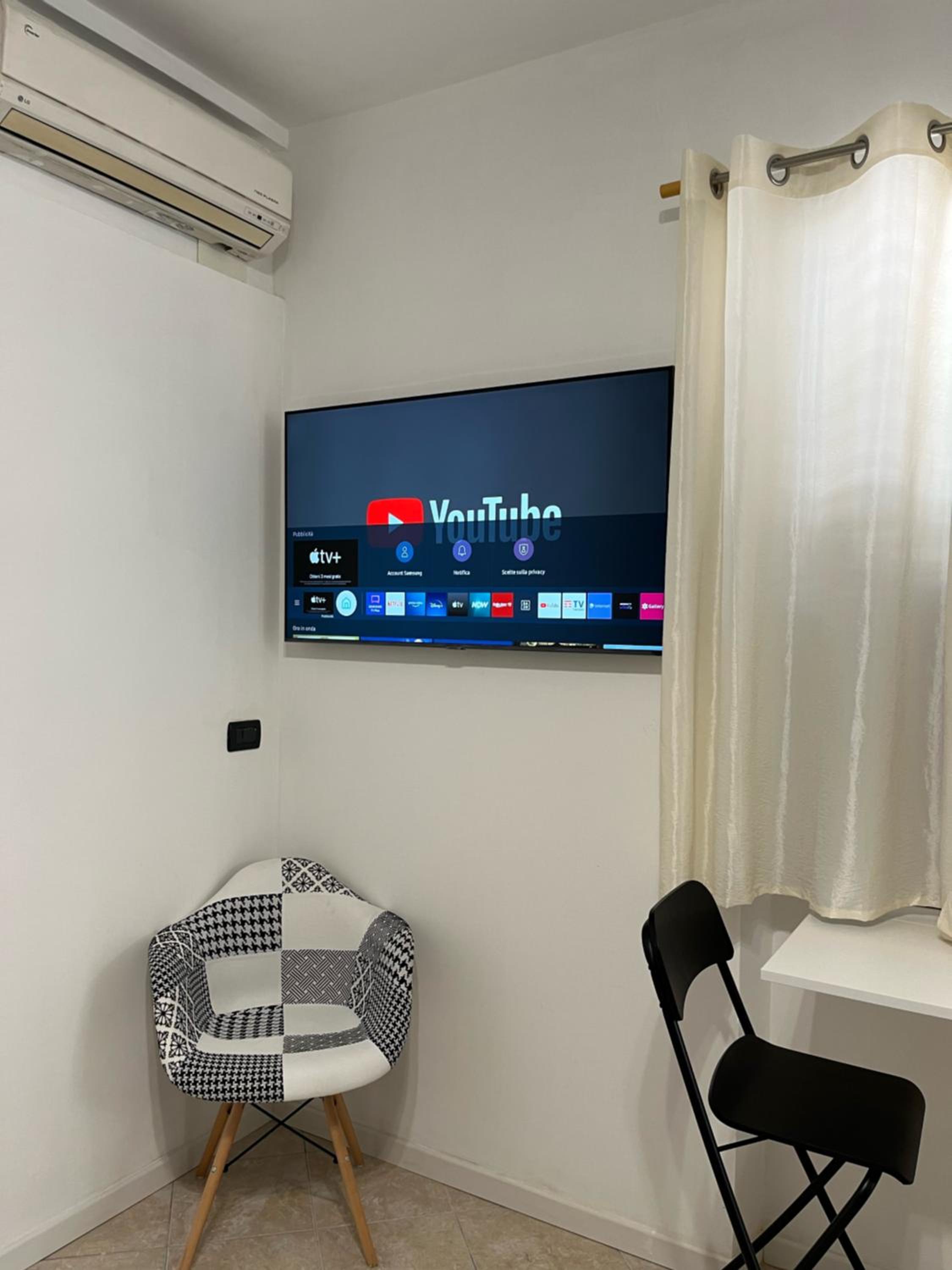 Studio Deluxe