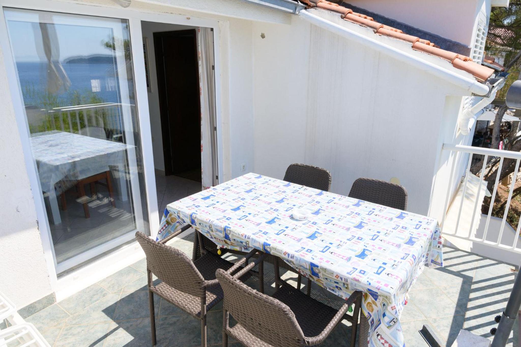 Apartment with Balcony photo 3