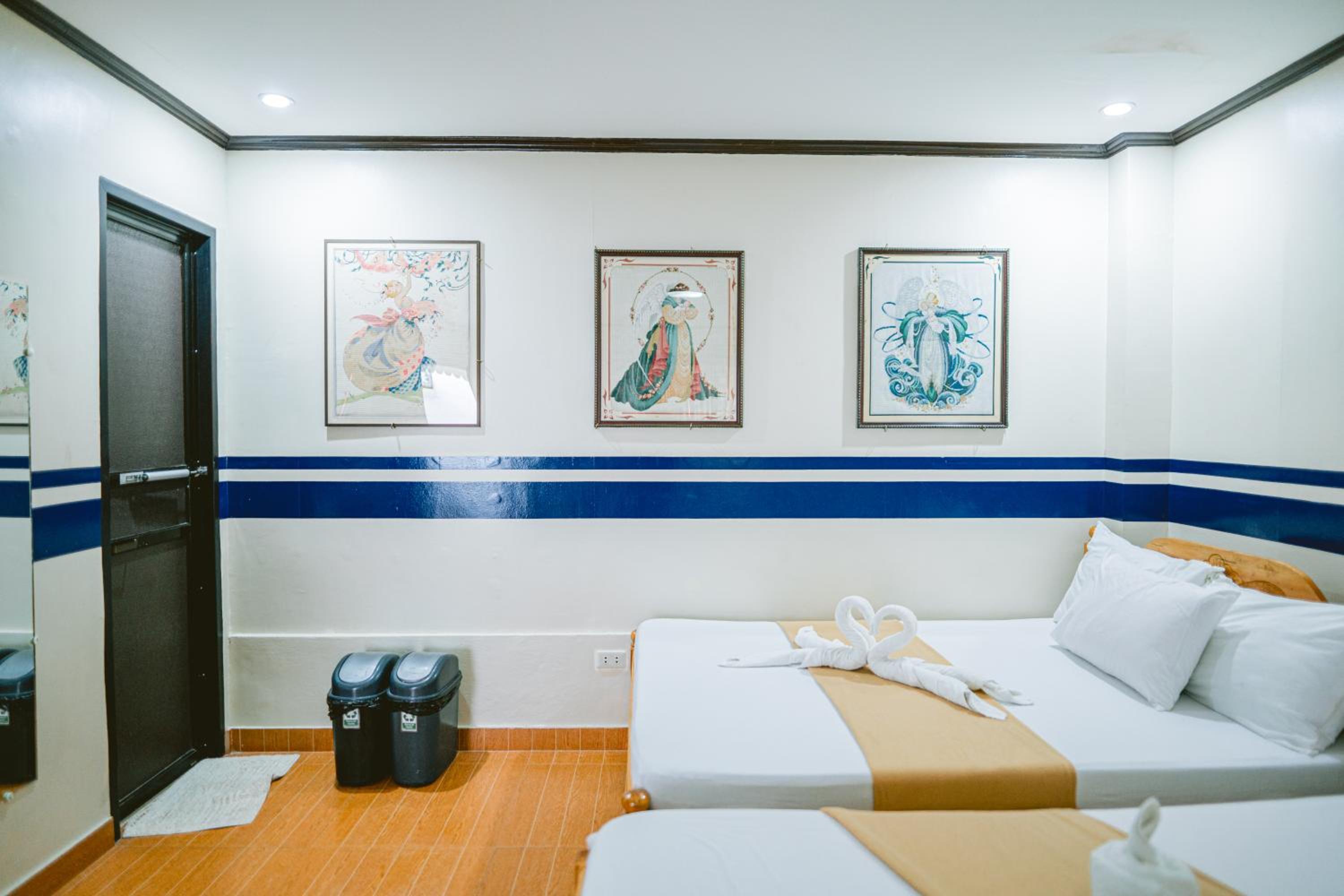 Family Room - Photo 1