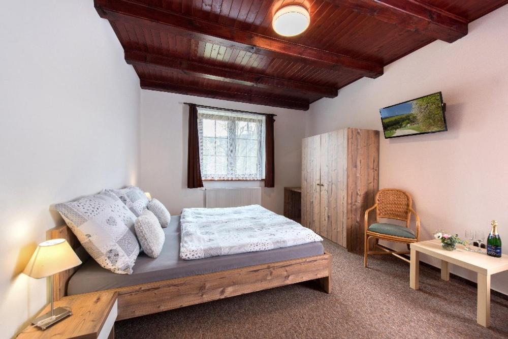 Standard Double or Twin Room photo 1