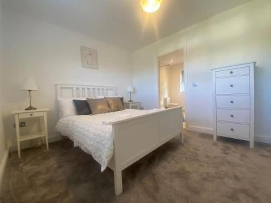 Four-Bedroom House photo 3