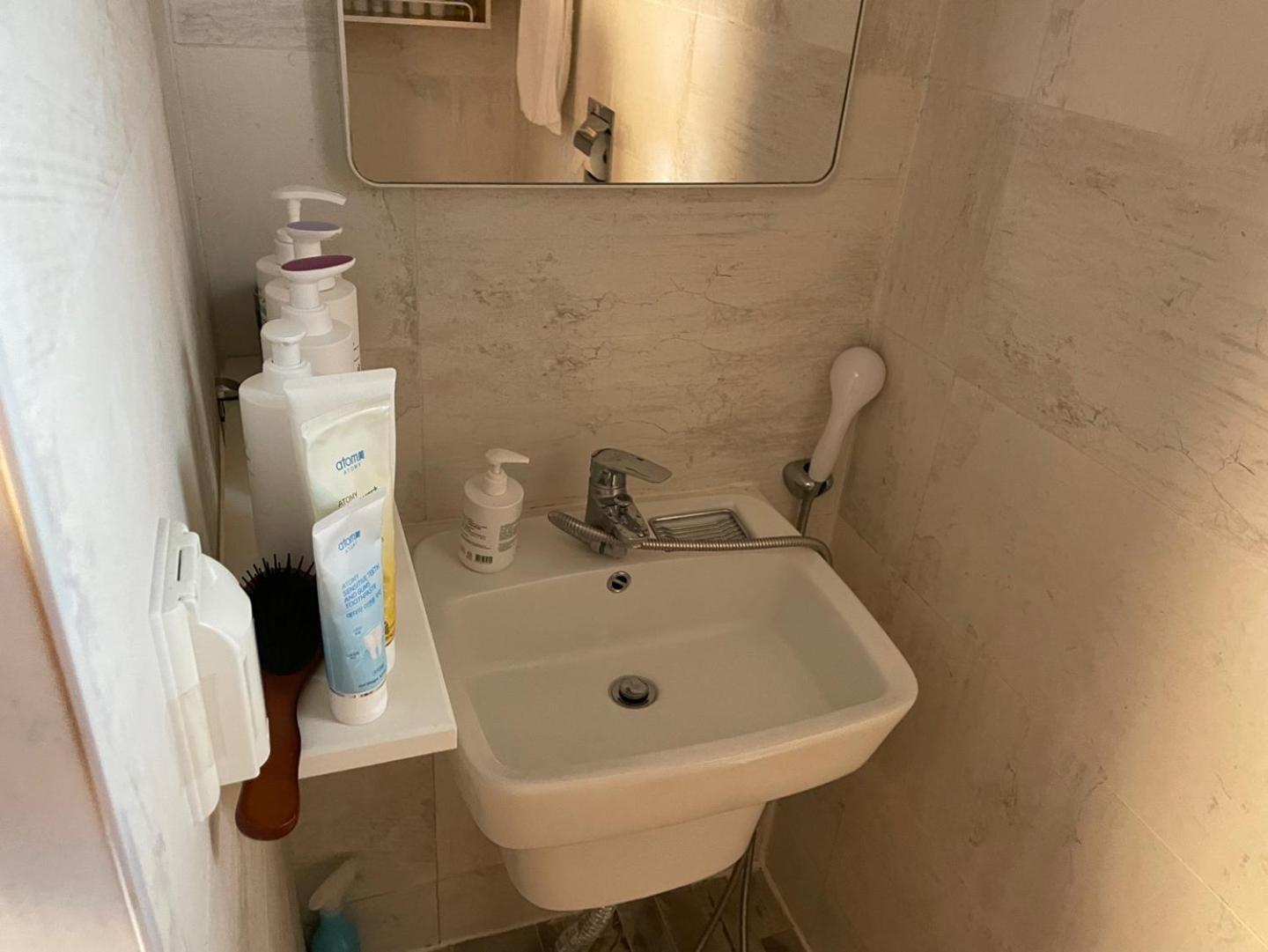Suite - Photo 19