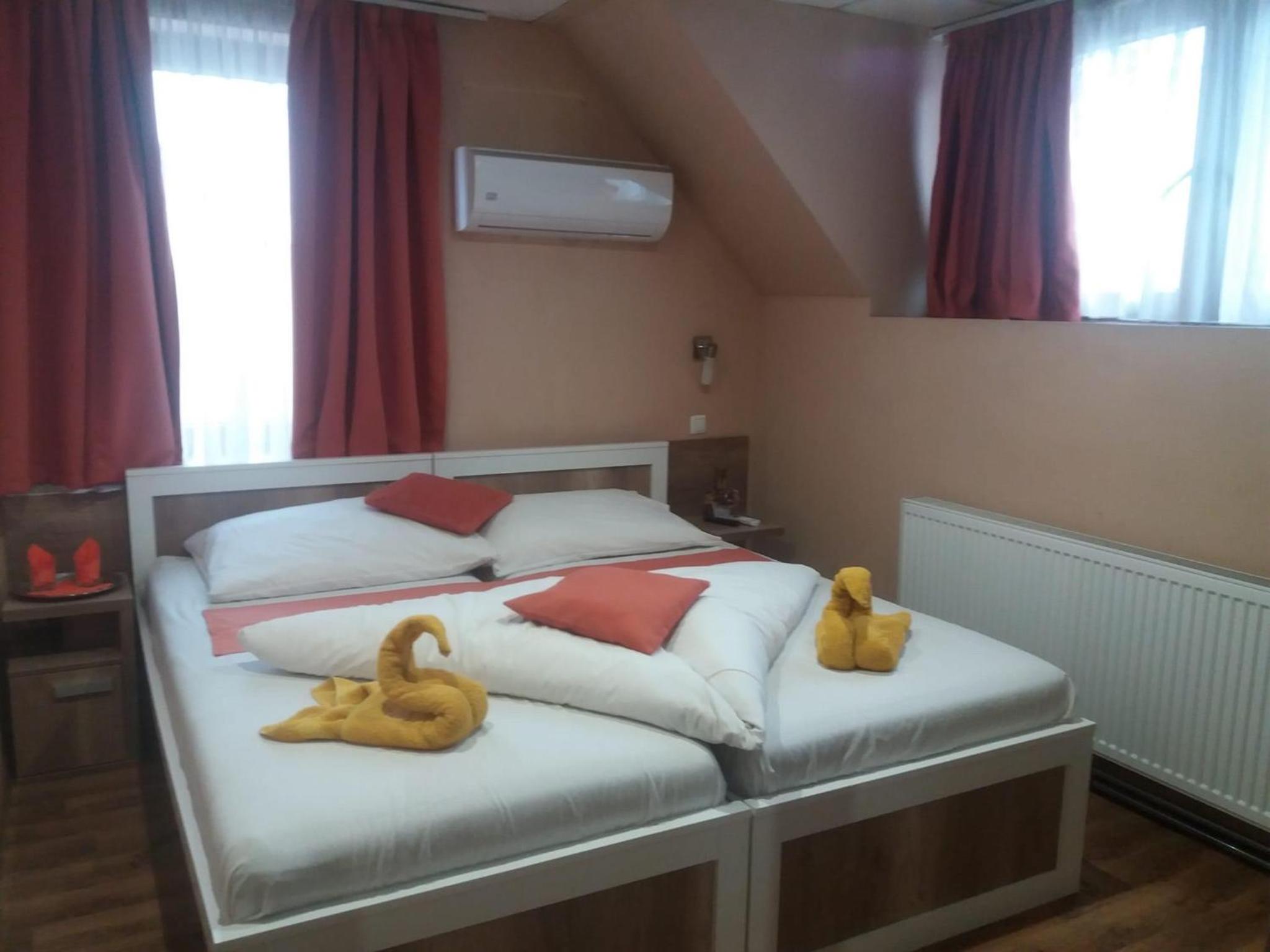Standard Double or Twin Room photo 1