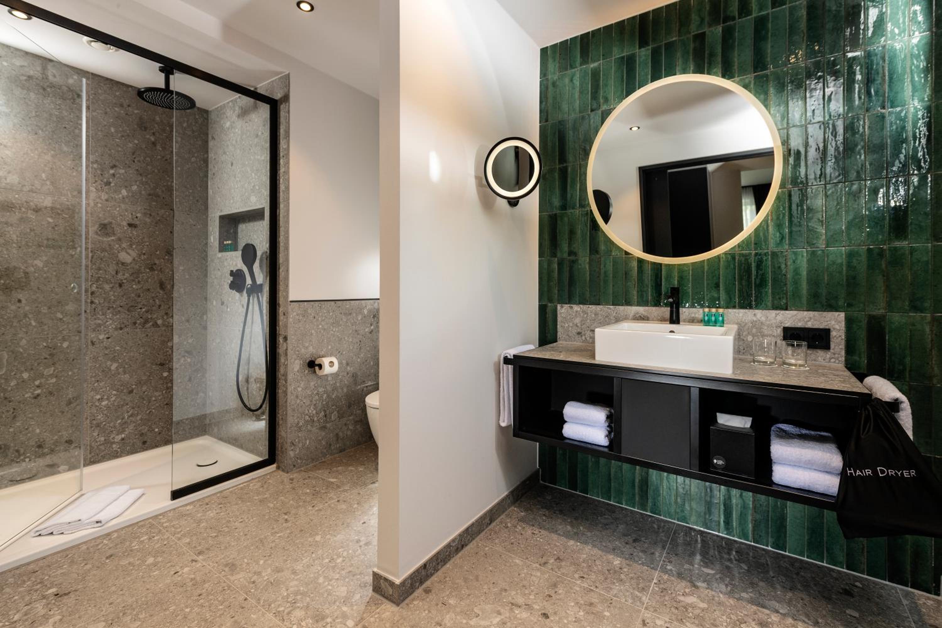 Deluxe Suite photo 2