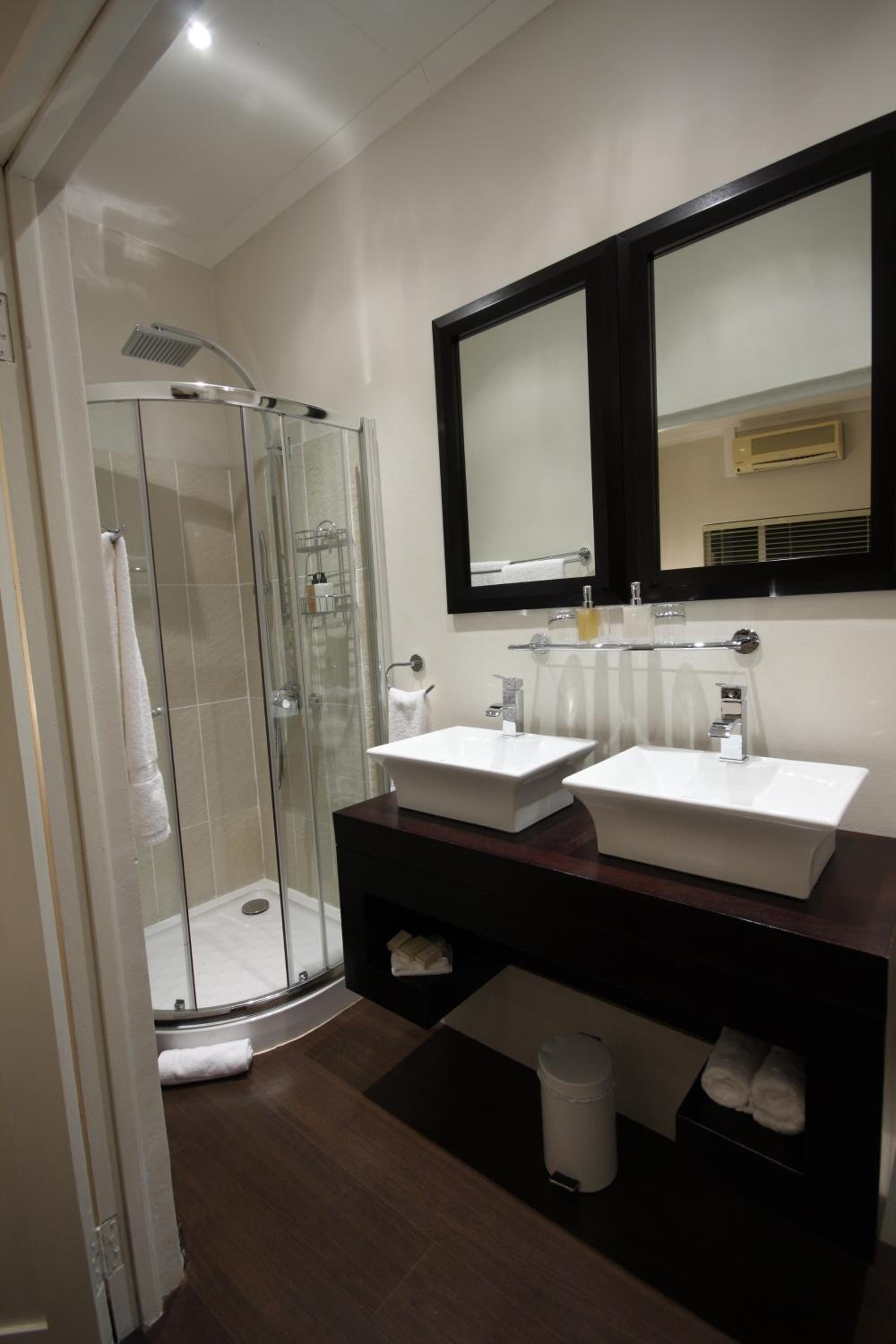 Double or Twin Room photo 3