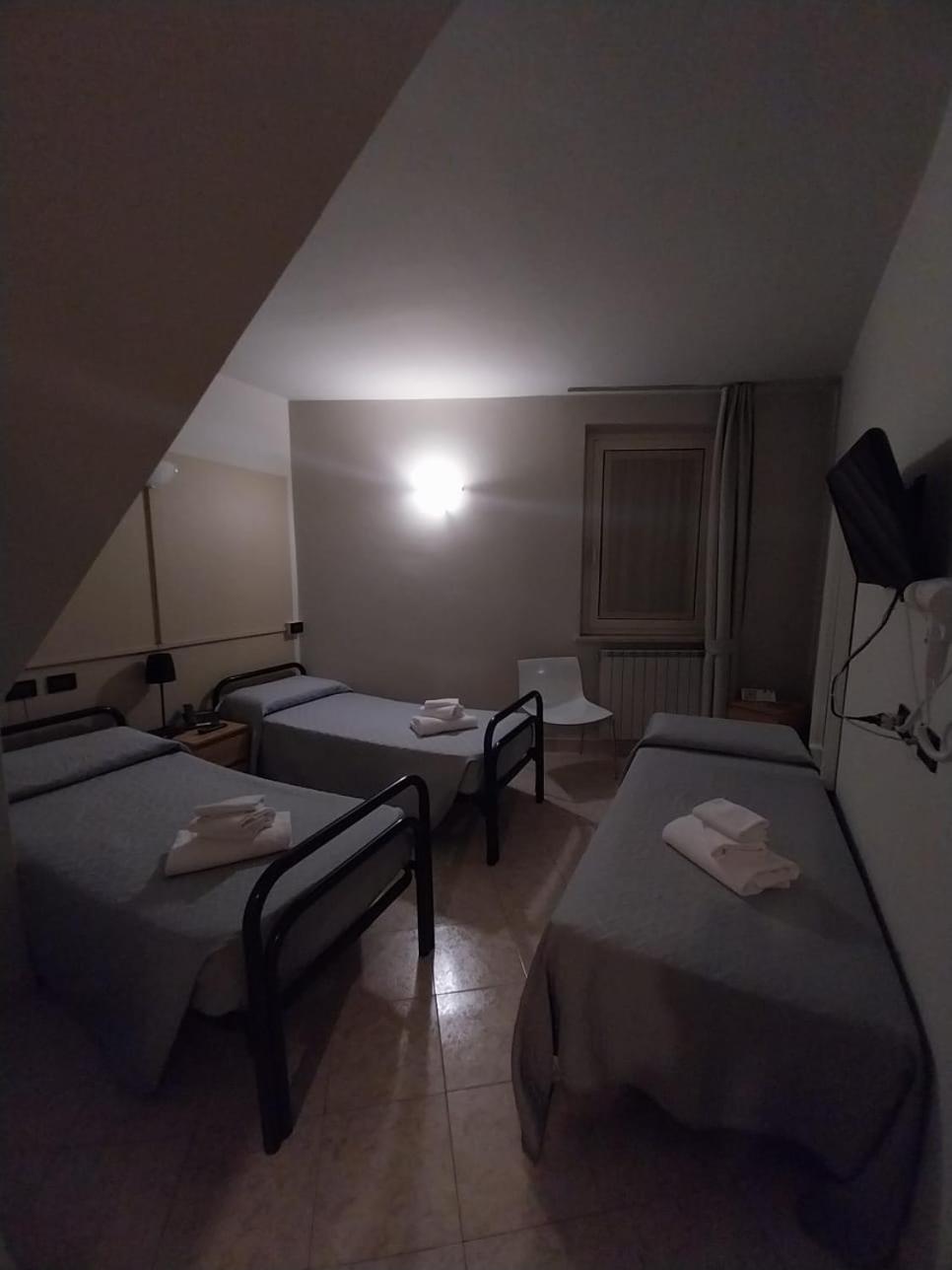 Triple Room with Bathroom photo 2