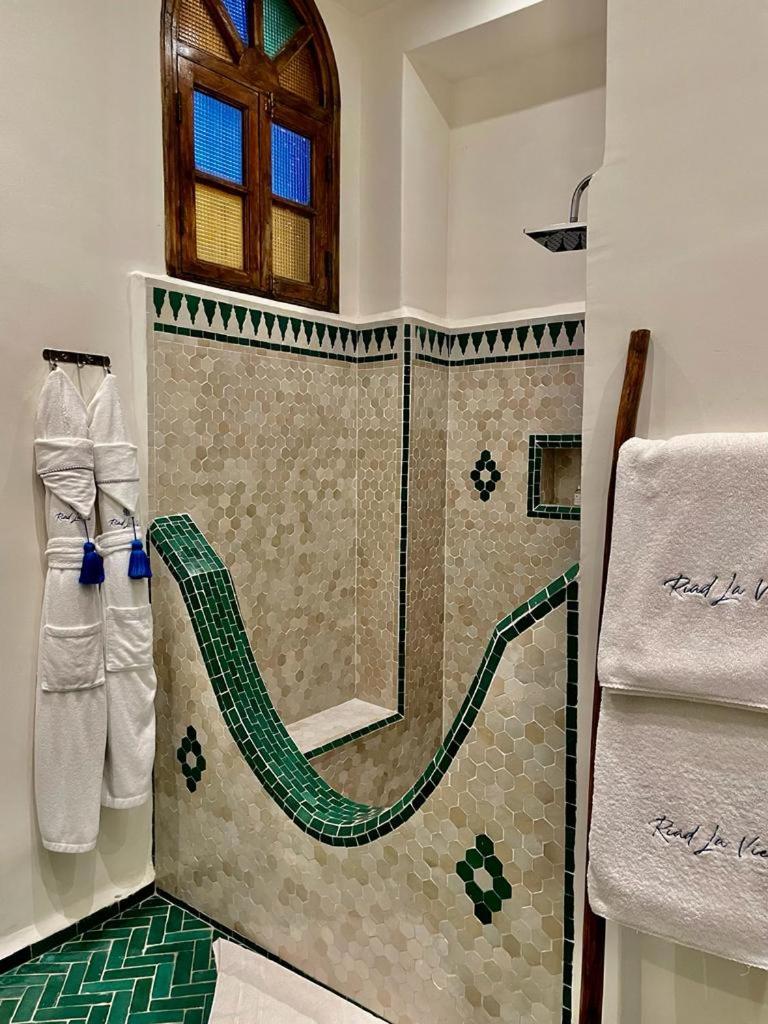 King Room with Spa Bath - Photo 13
