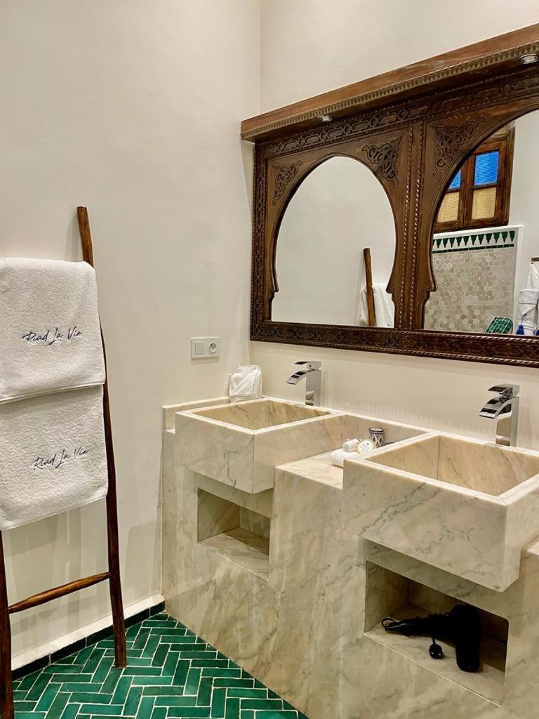 King Room with Spa Bath - Photo 12