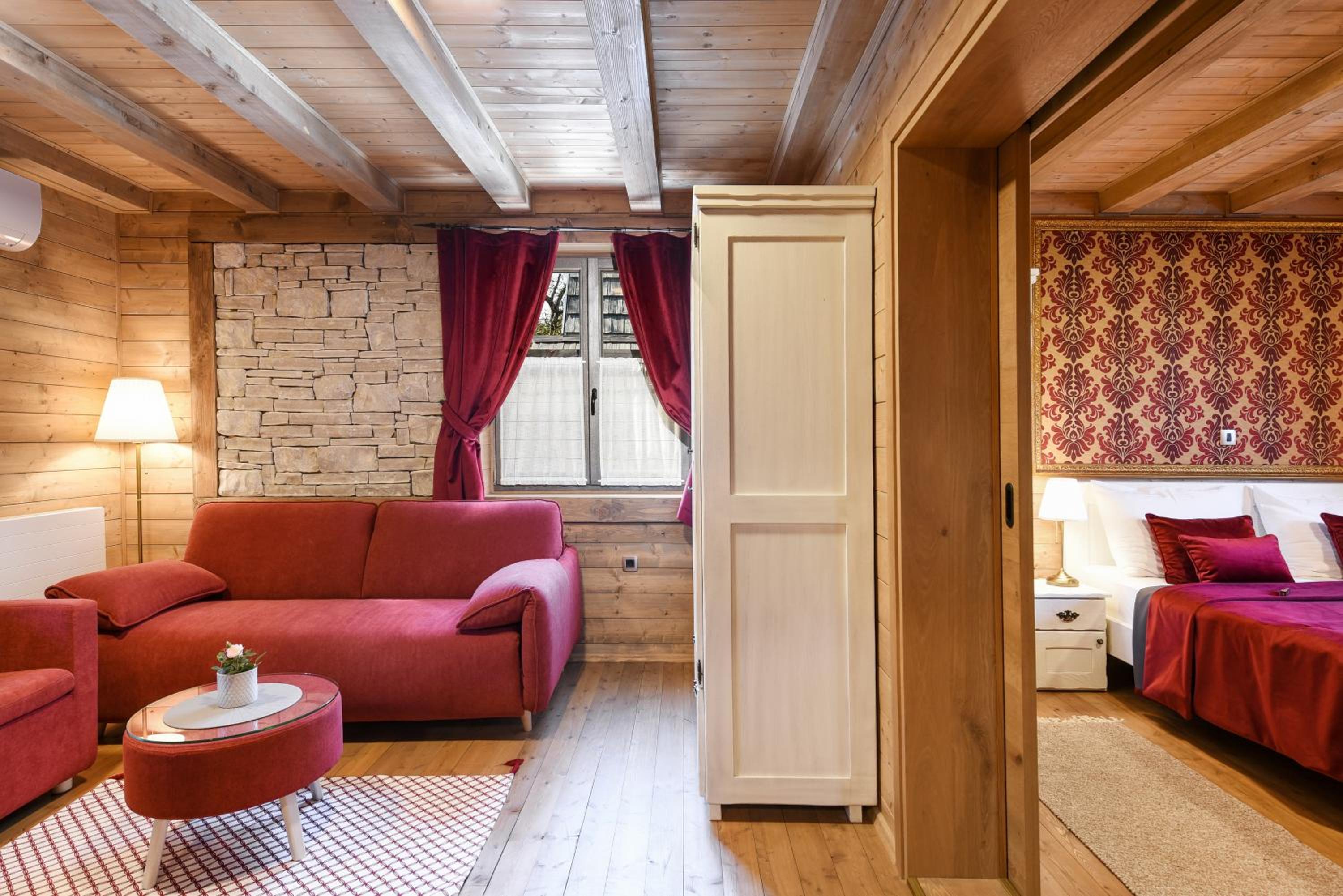 Deluxe Suite with Spa Bath - Photo 14
