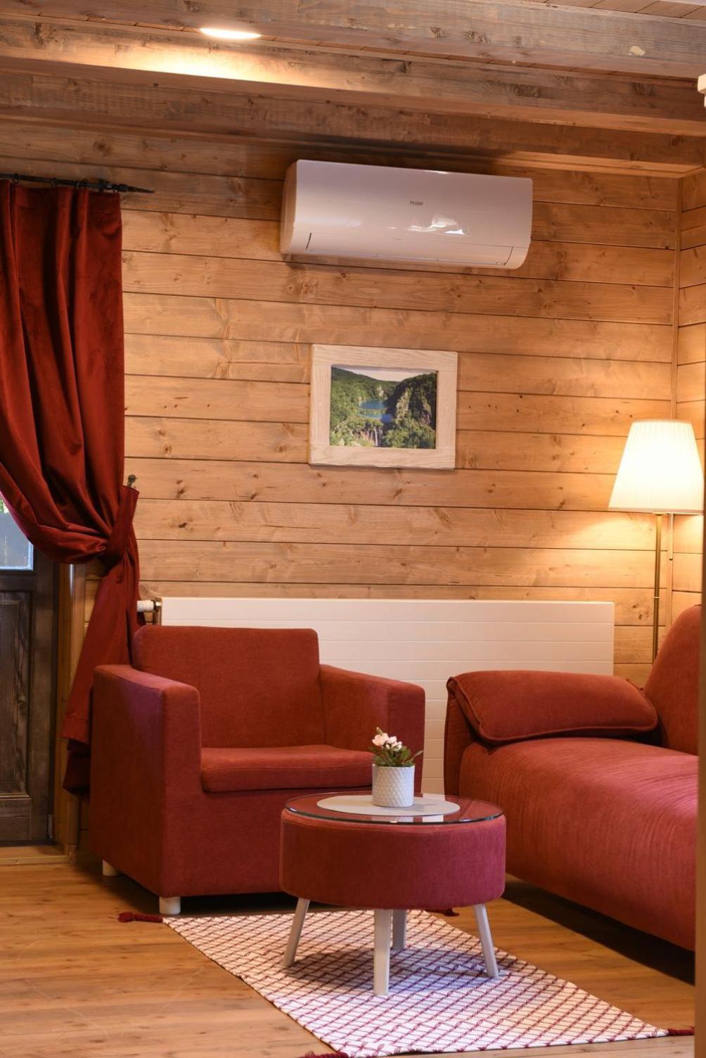 Deluxe Suite with Spa Bath - Photo 5