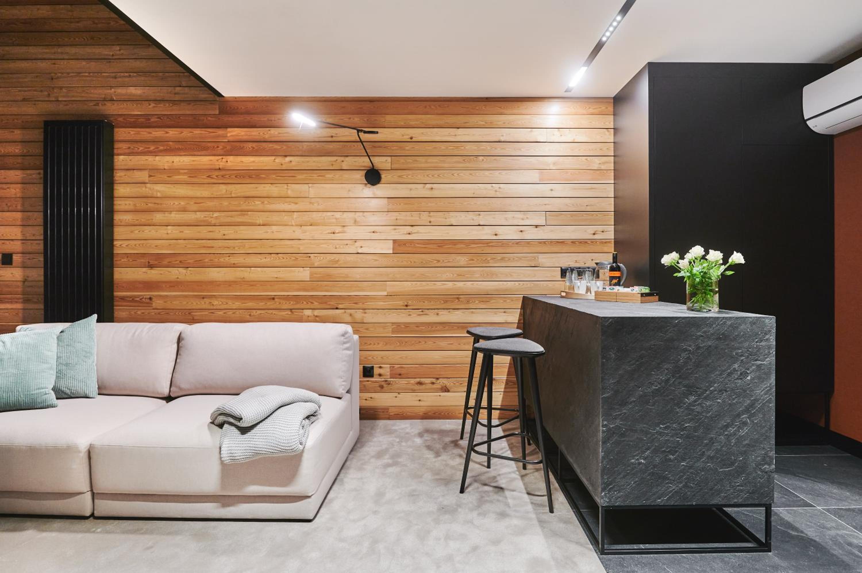 Studio - Split Level - Photo 4