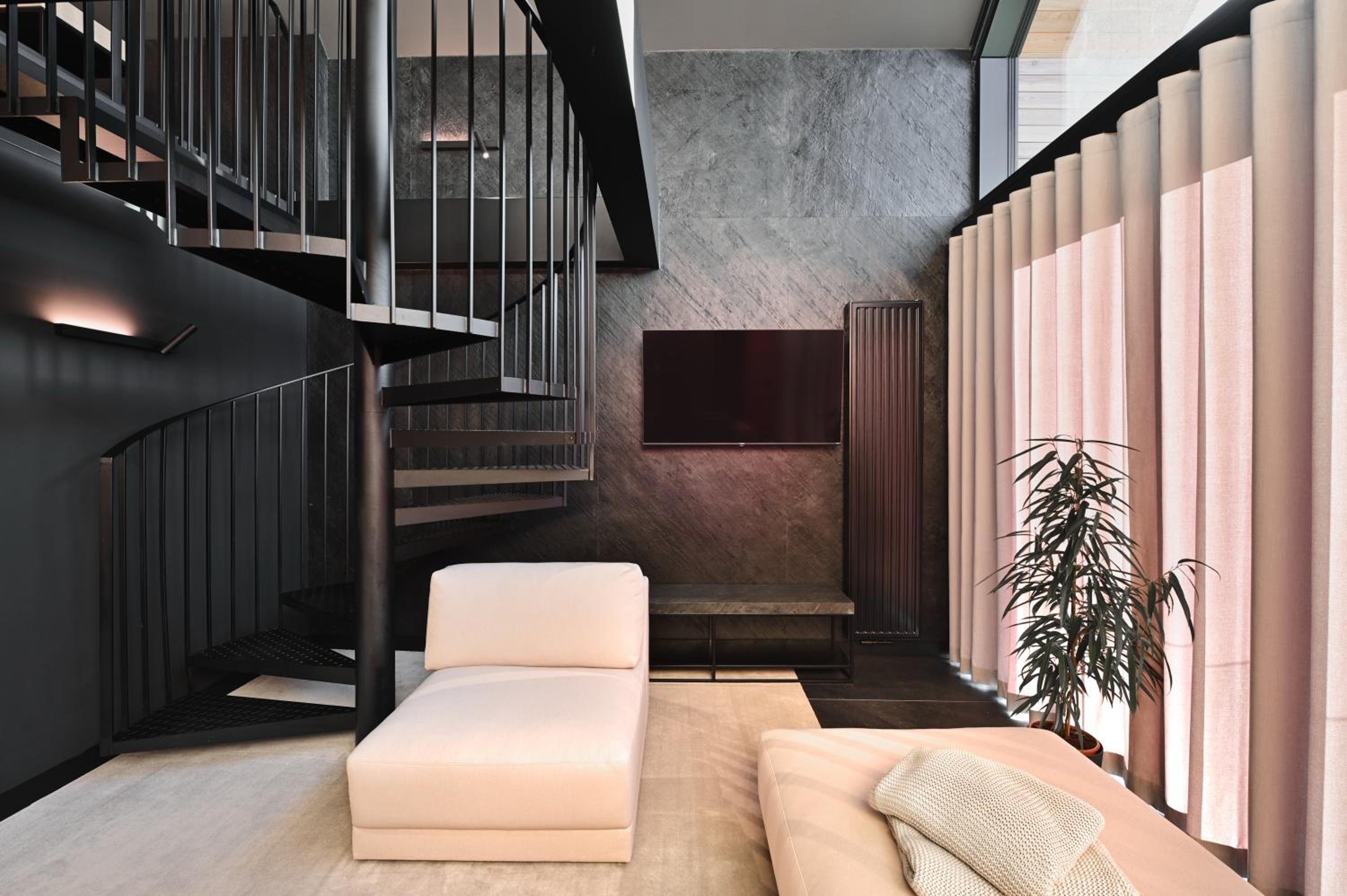 Studio - Split Level - Photo 5