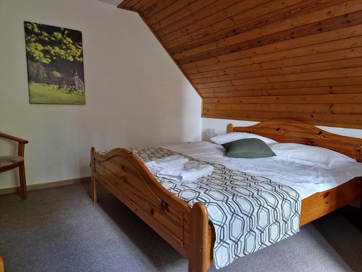 Double Room with Balcony - Photo 3