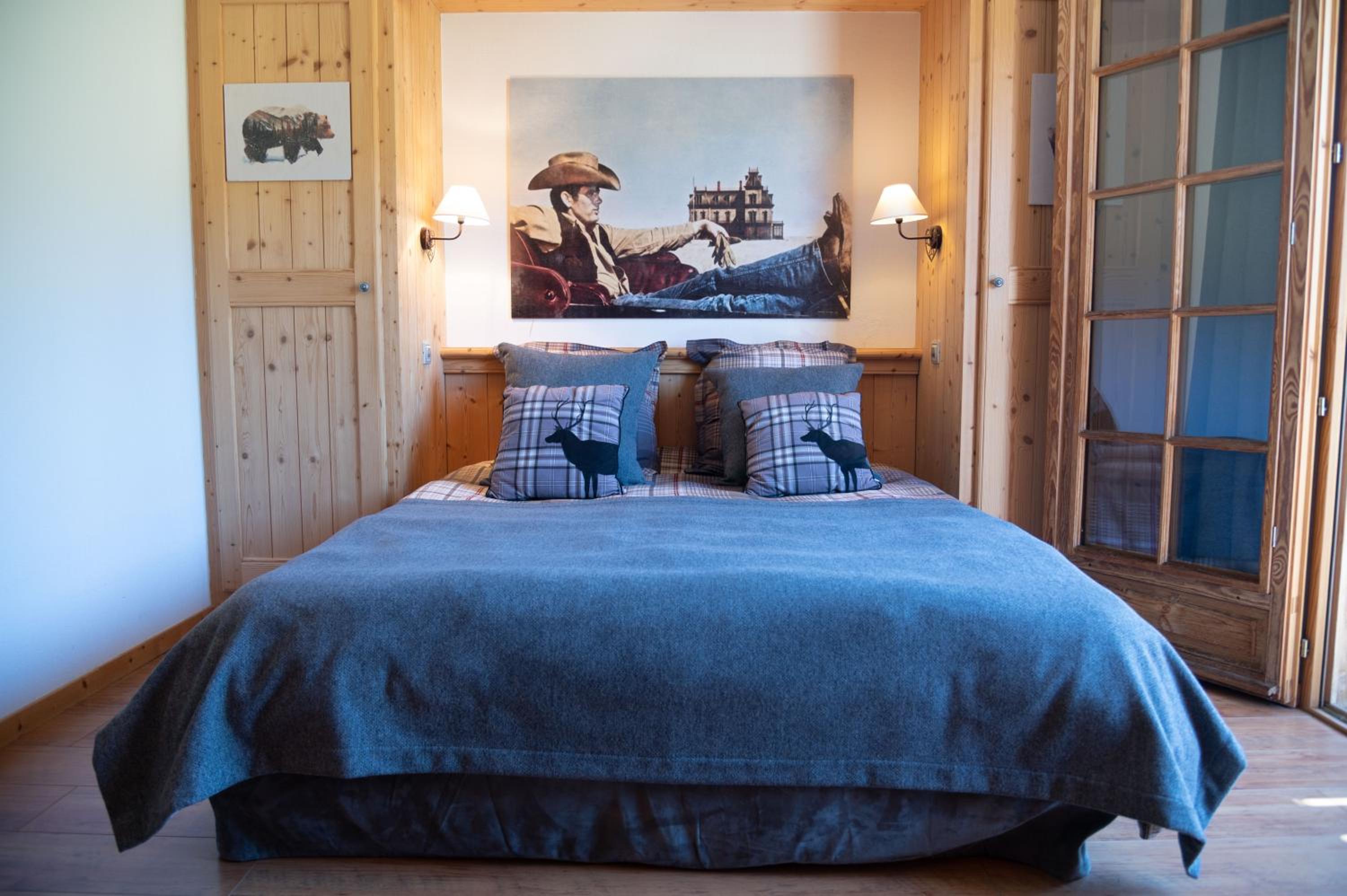 Standard Queen Room