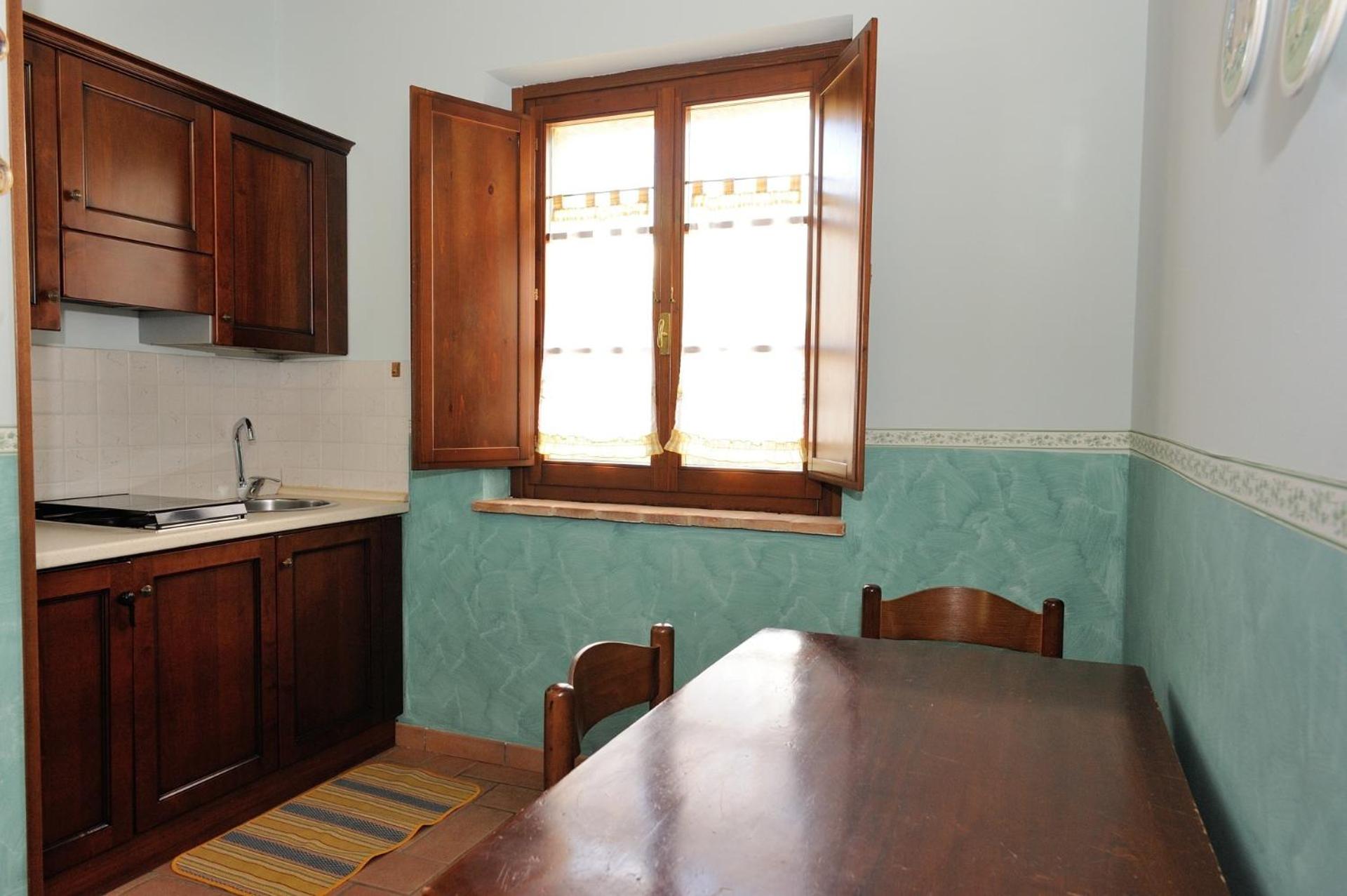 One-Bedroom Apartment - Photo 2