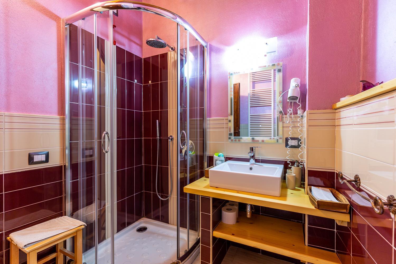 Double Room with Private External Bathroom - Photo 8