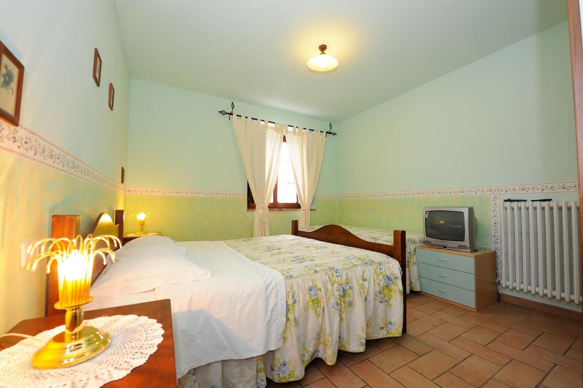 Two-Bedroom Apartment - Photo 23