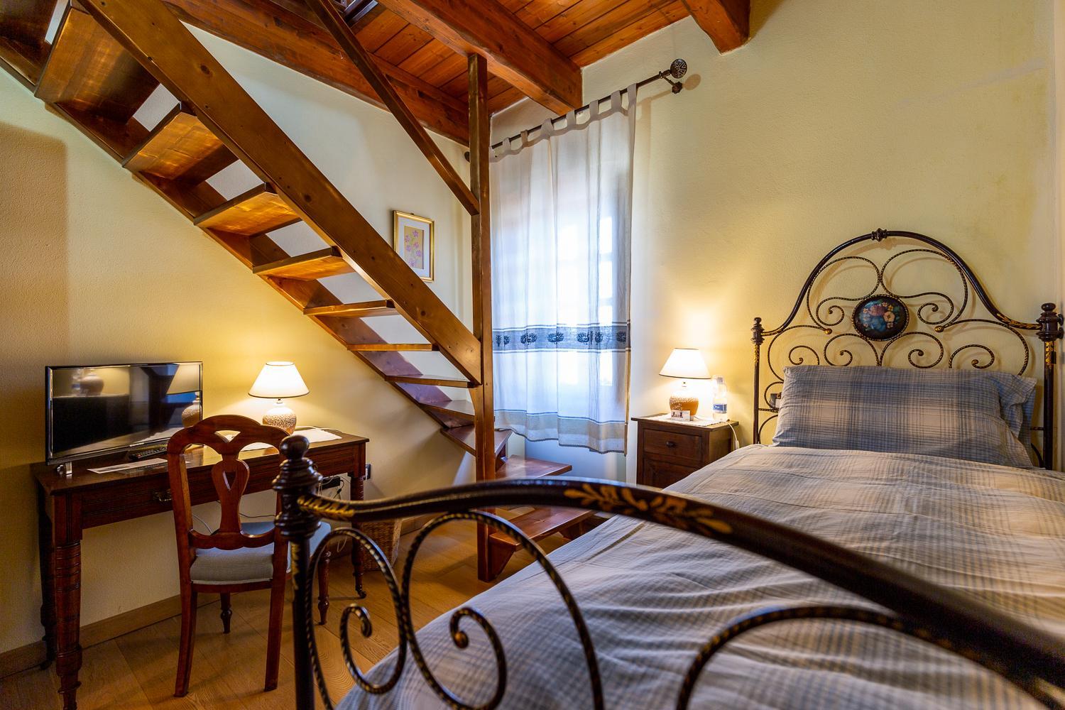 Triple Room with Private Bathroom - Photo 14