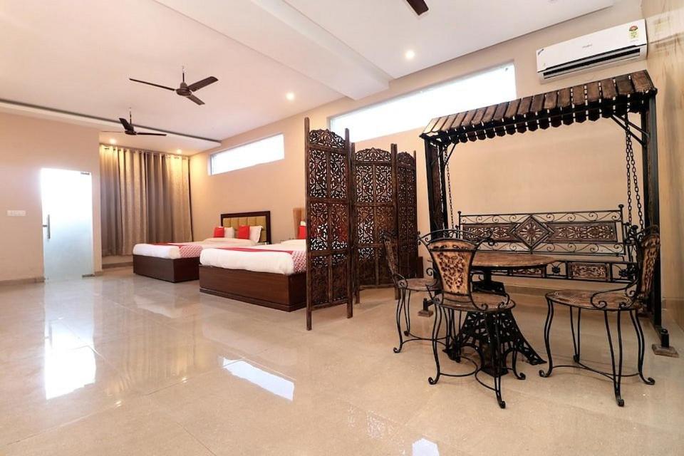 Family Room - Photo 1