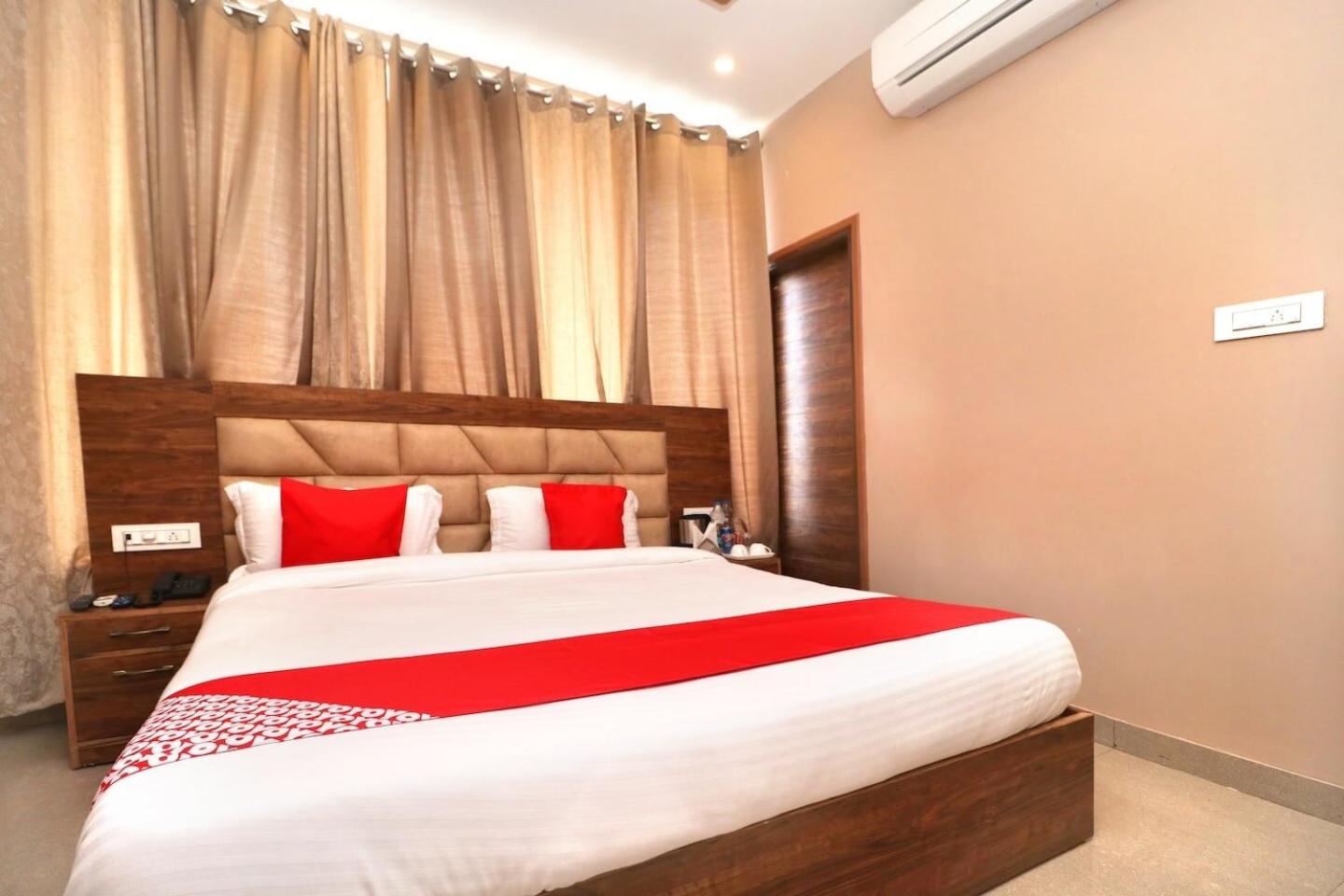 Deluxe Room - Photo 3