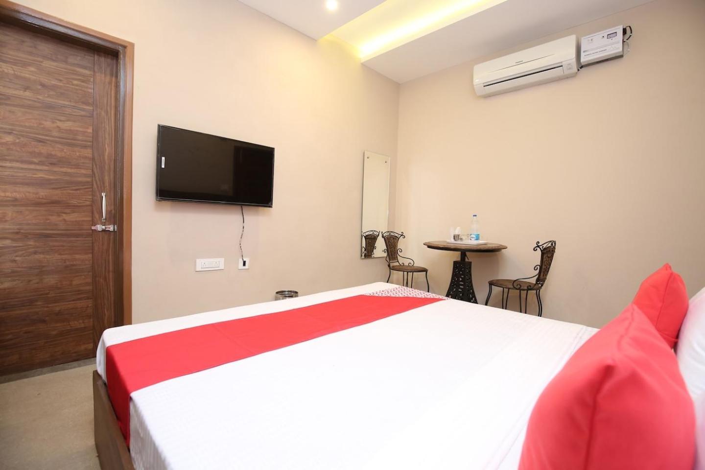 Deluxe Room - Photo 5