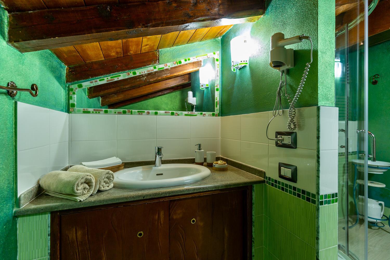 Triple Room with Private Bathroom - Photo 6