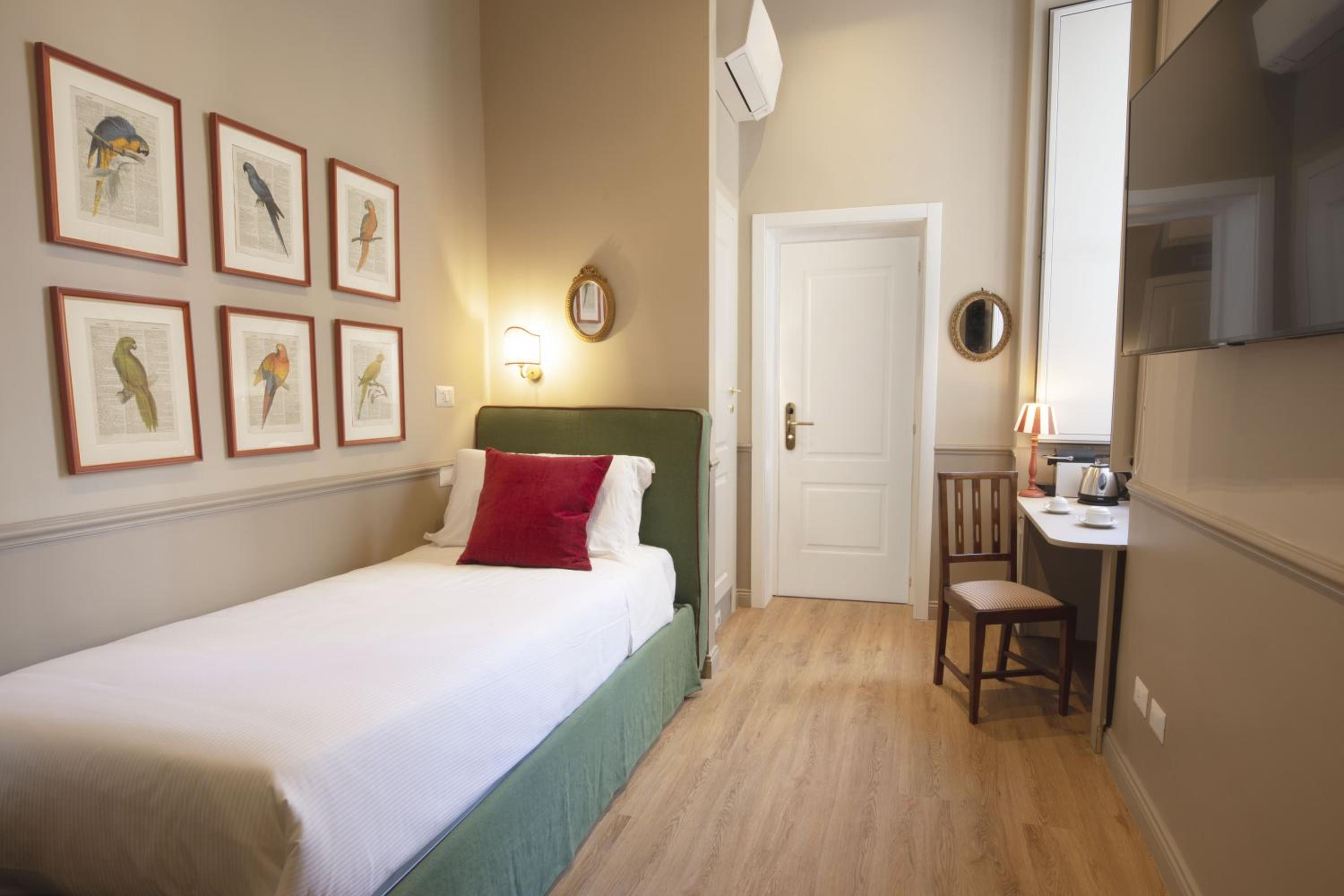 Single Room photo 1