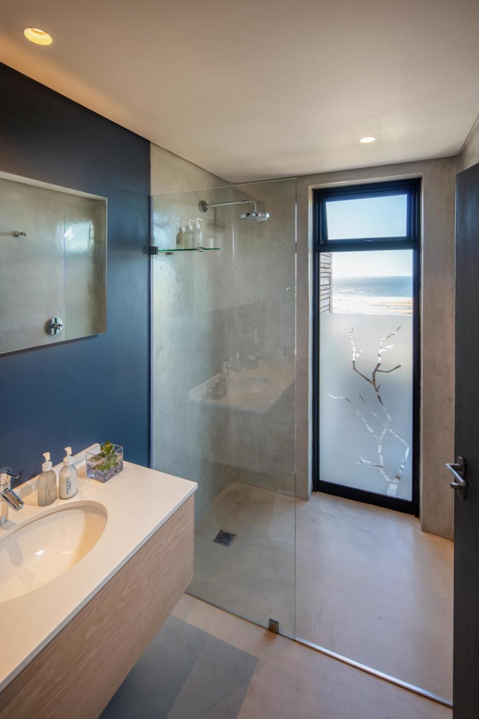King Room with Sea View photo 3