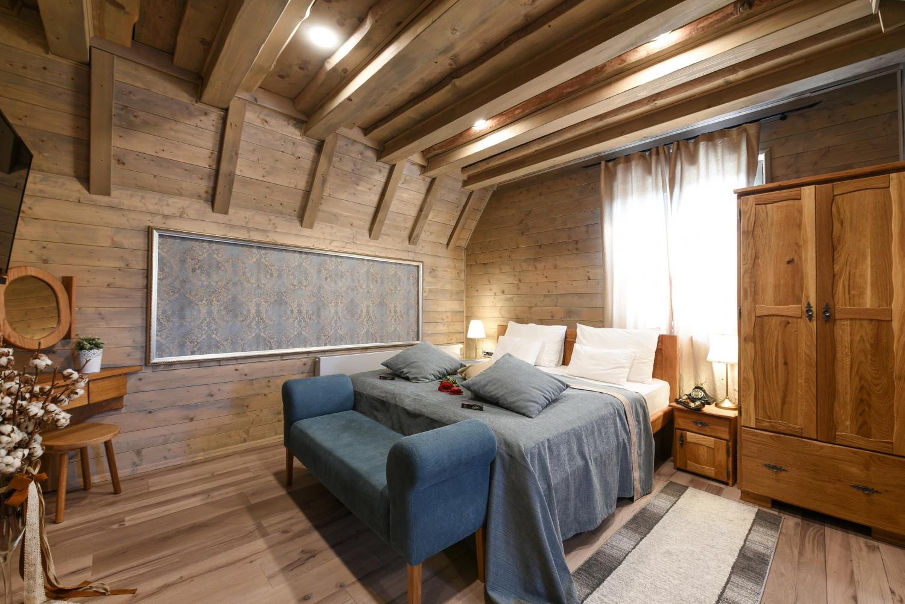 Two-Bedroom Suite - Photo 9