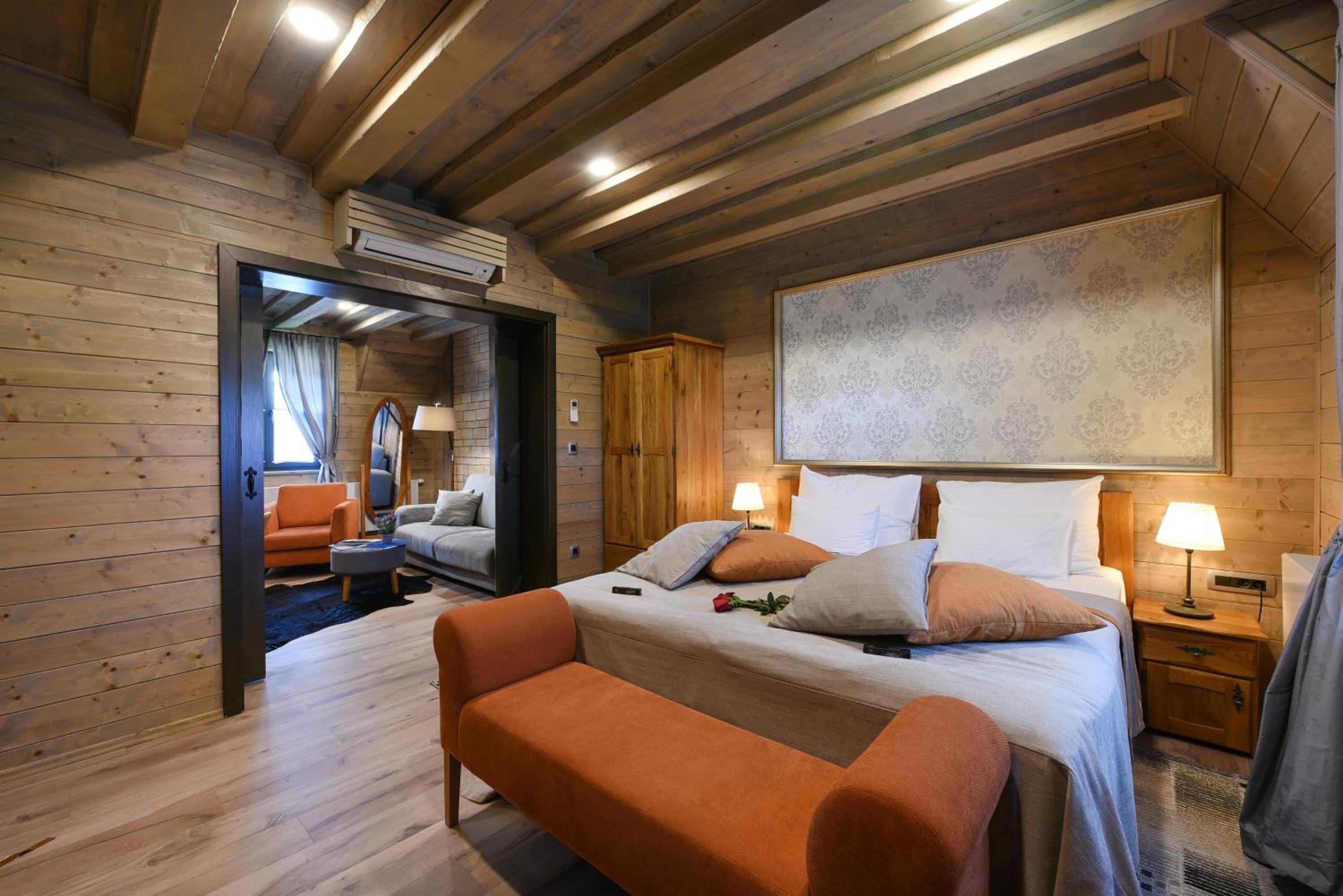 Two-Bedroom Suite - Photo 3