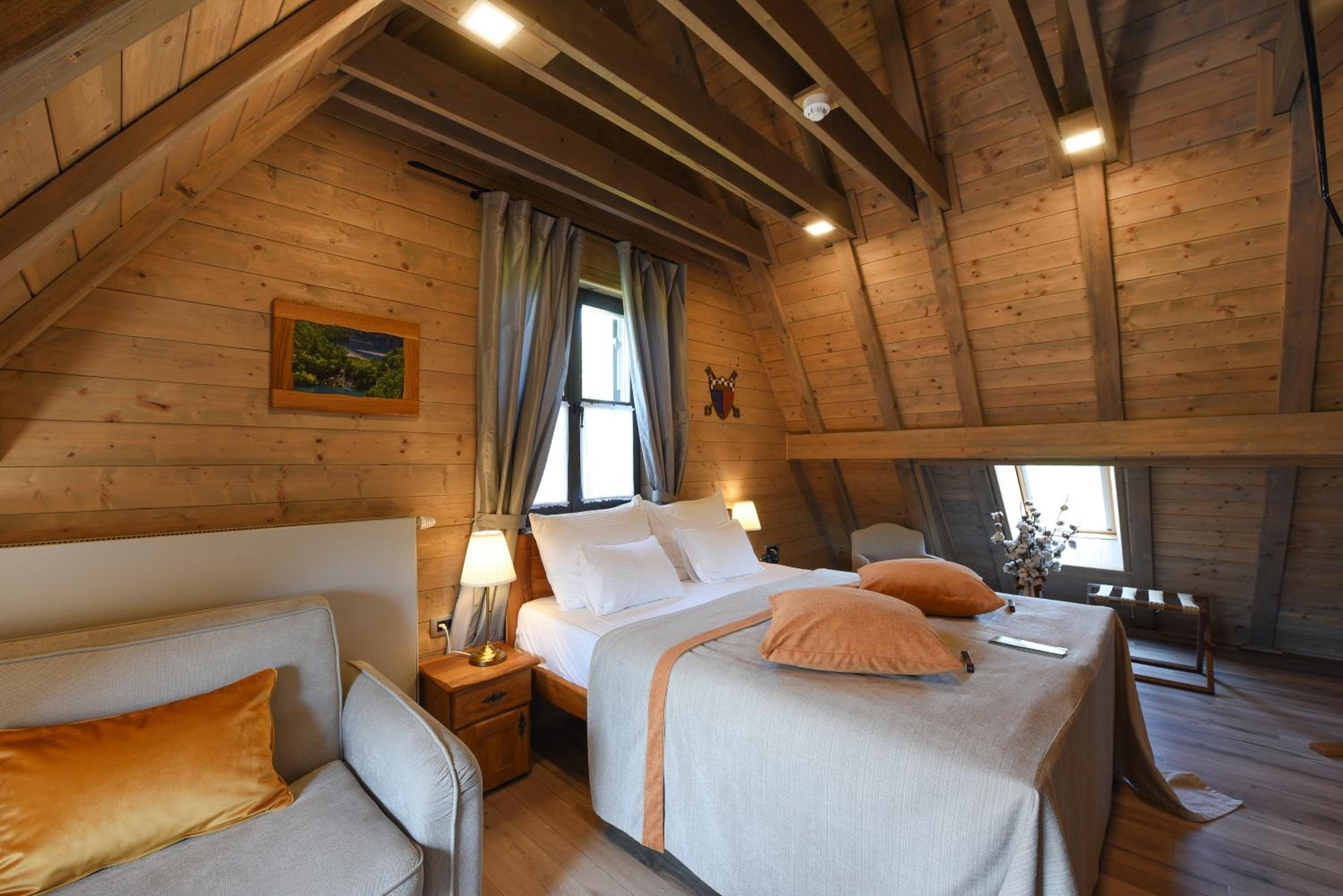 Two-Bedroom Suite - Photo 10