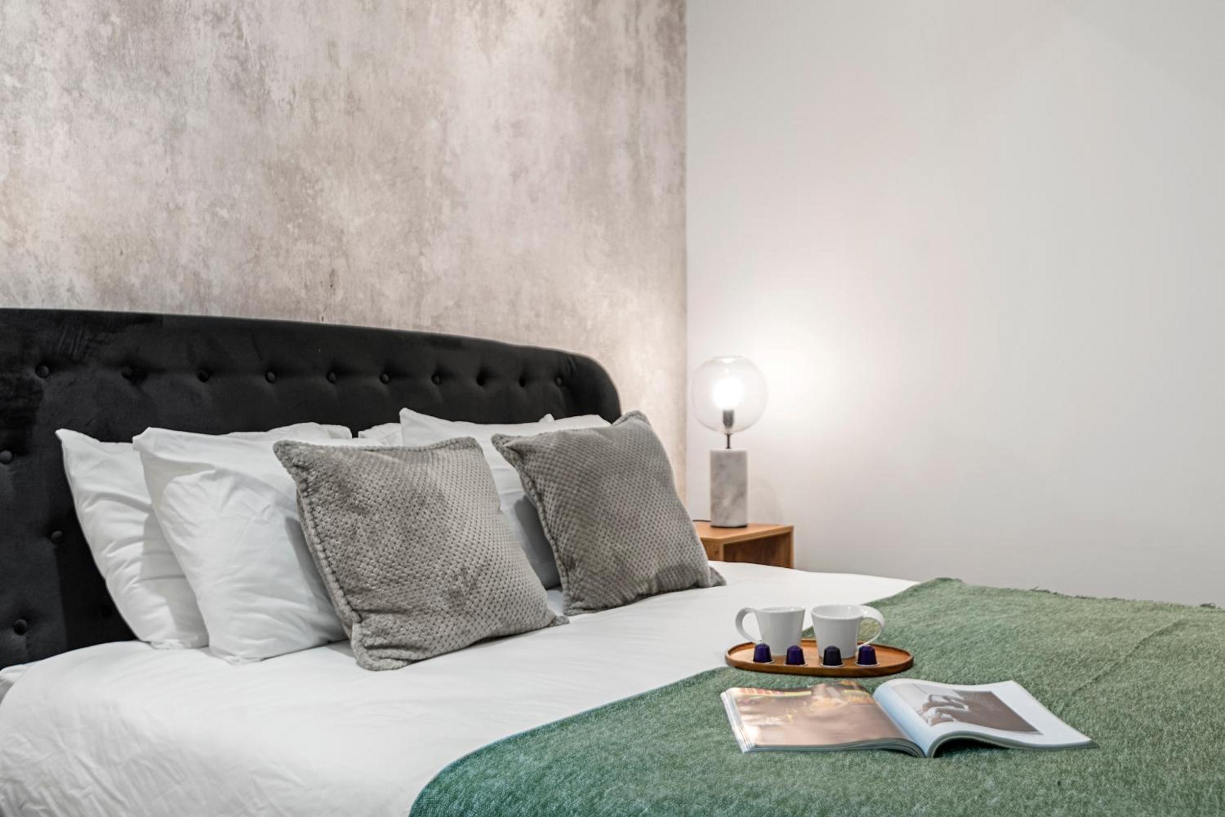 One-Bedroom Apartment - Photo 15