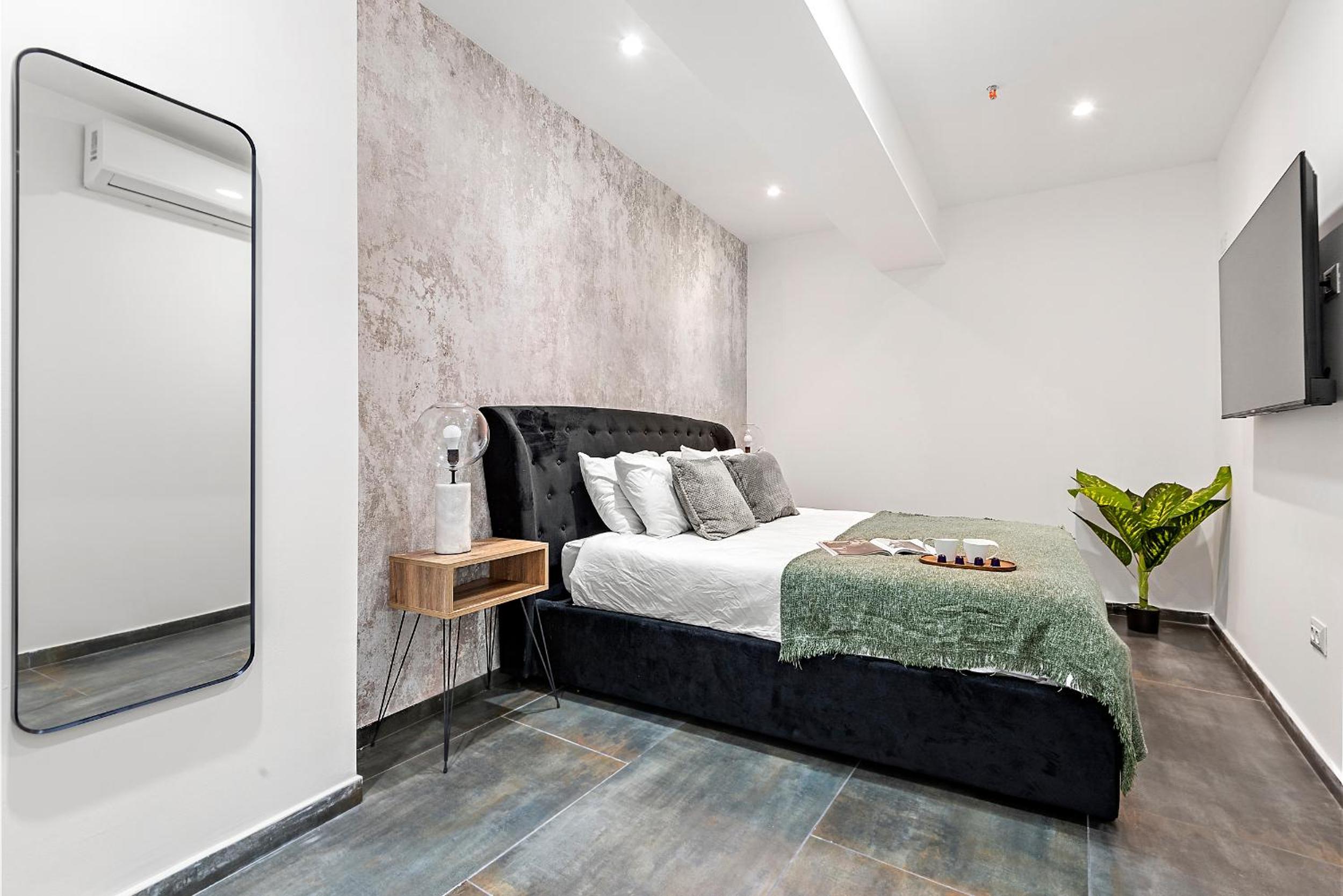 One-Bedroom Apartment - Photo 10